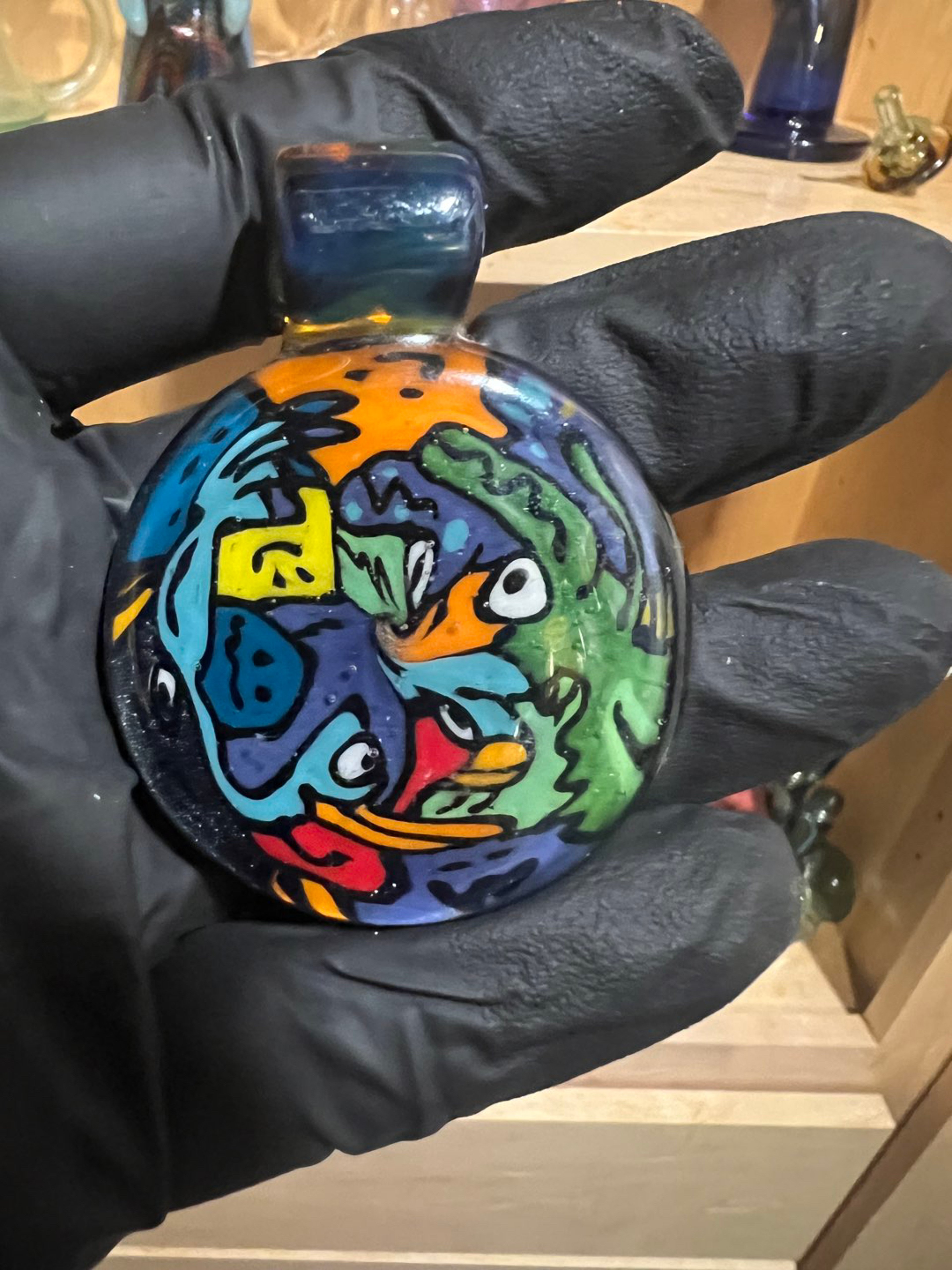 Preview pic of Oblivious glass creature flip pendant