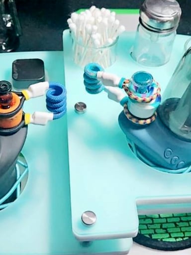 Preview pic of Erig dual acrylic/stone custom Tray with wireless charger