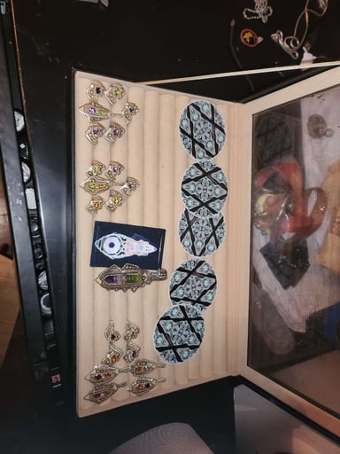 Preview pic of Jason burrus wire wrap case whole case for 1 big steal including the case