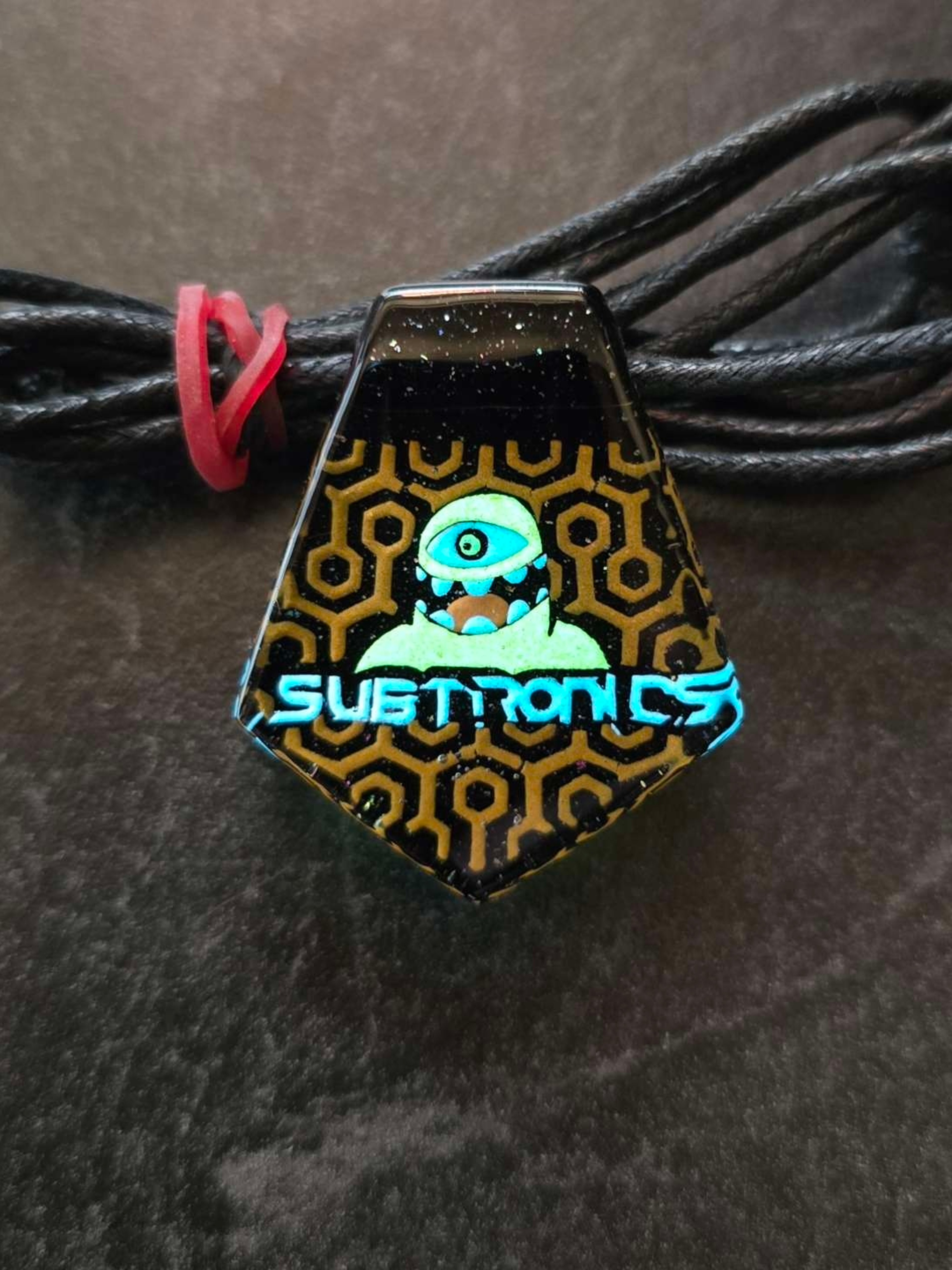 Preview pic of Subtronics Layered Glow Pendant