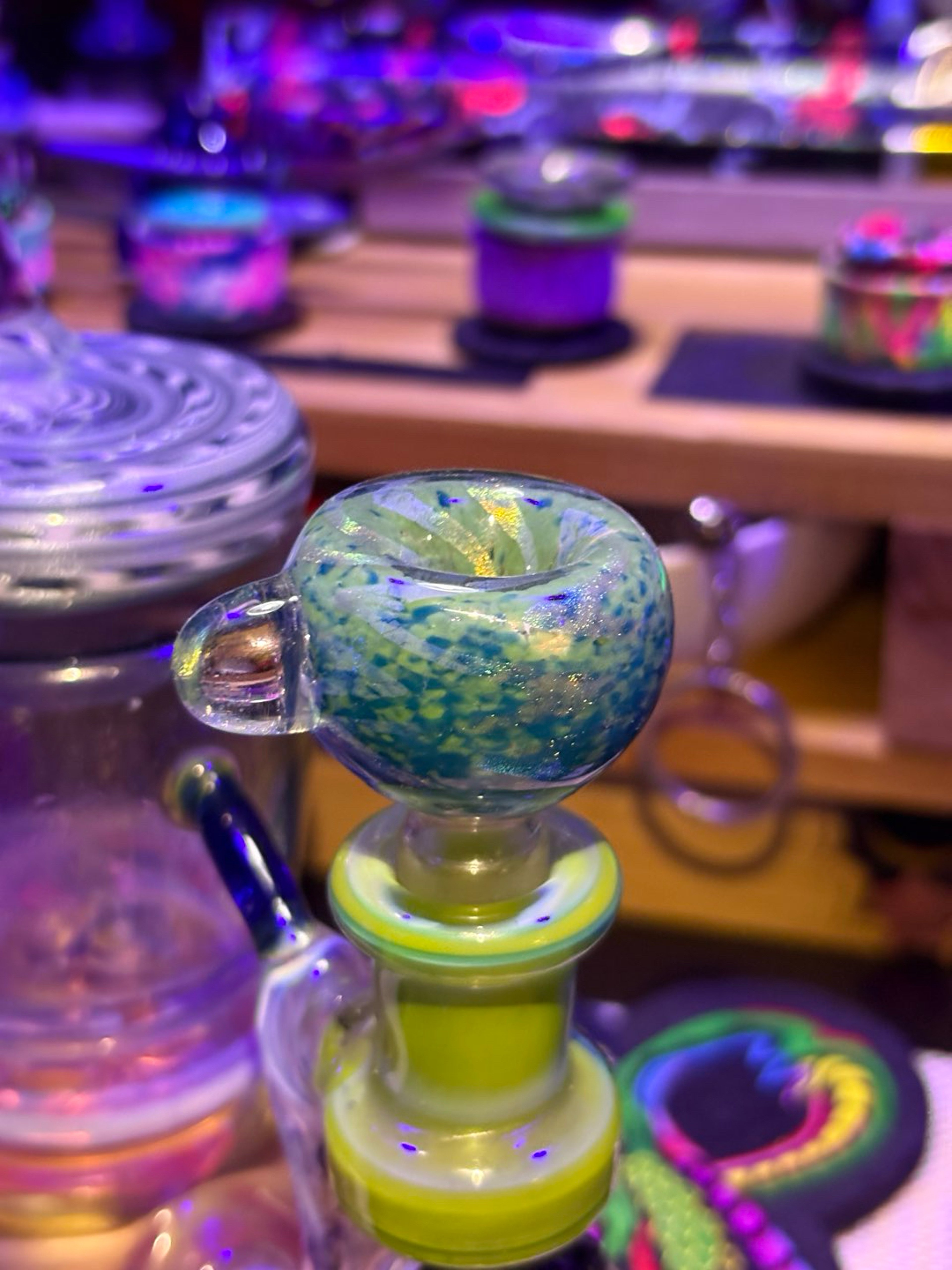 🍀 LaGrana Glass Decroic Hologram Bowl Slide 🍀 image 0