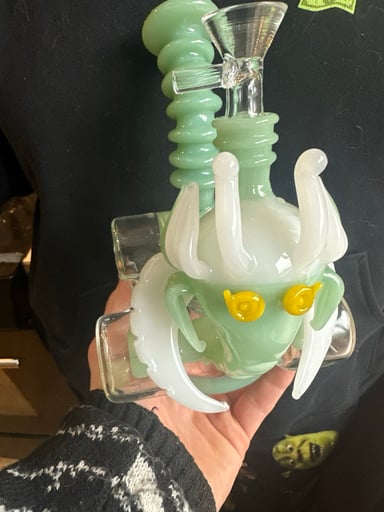 Preview pic of Alien Glass Bong