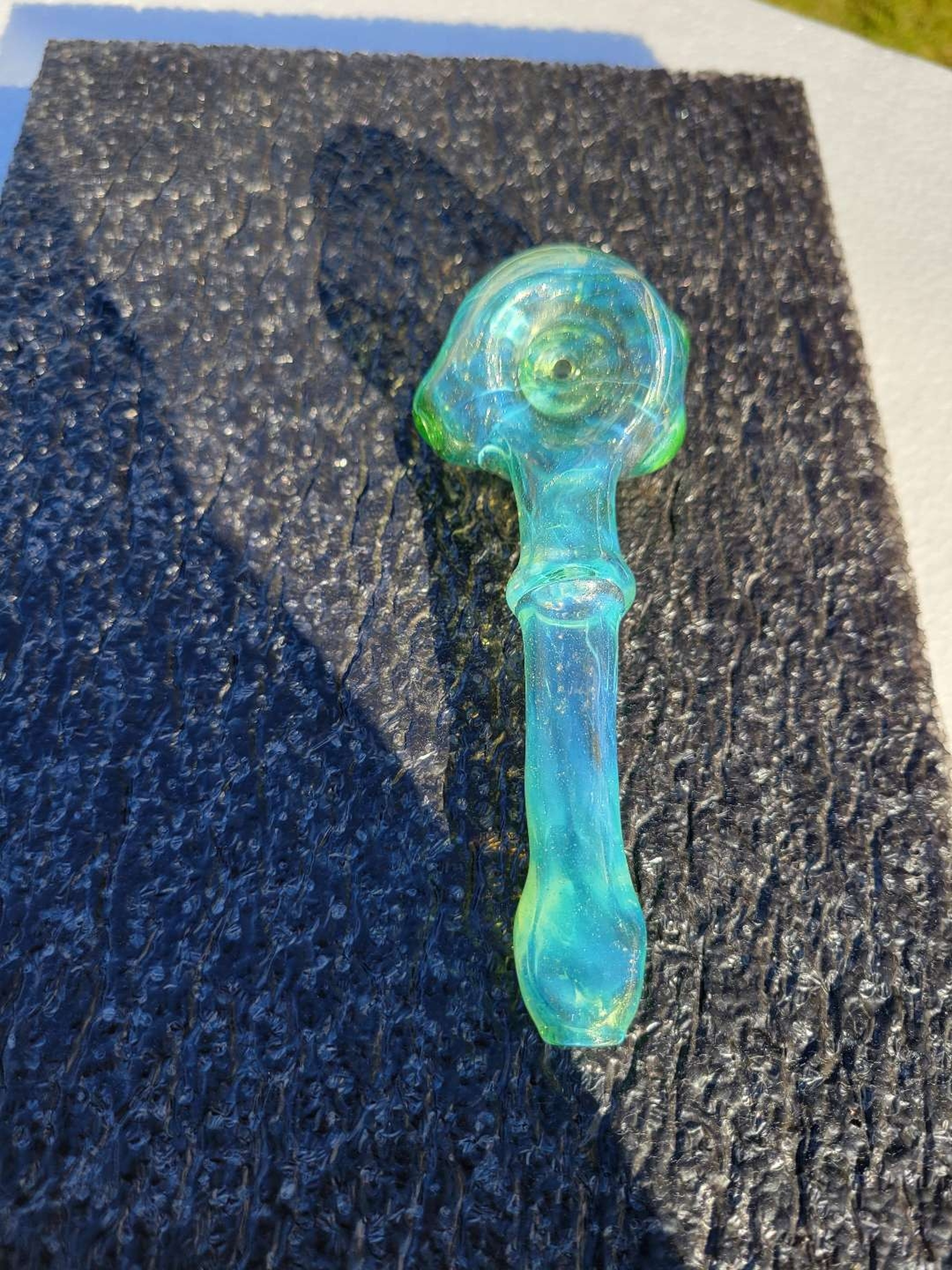 Preview pic of Green sparkly spoon