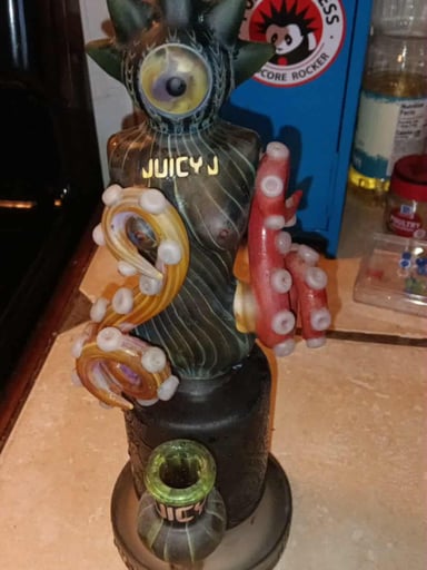 Preview pic of Juicy j cyclops bong