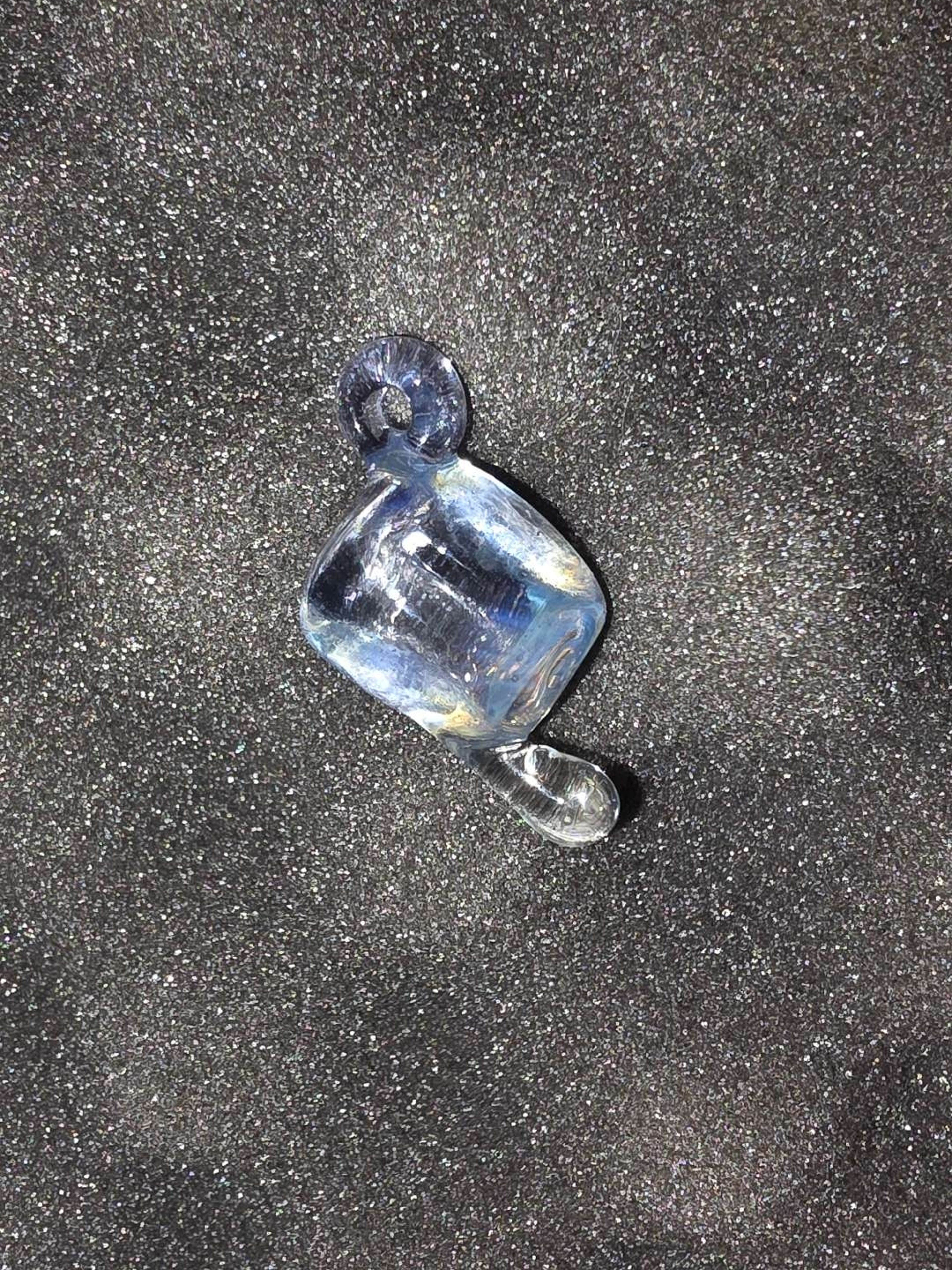 Preview pic of Ice cube pendant