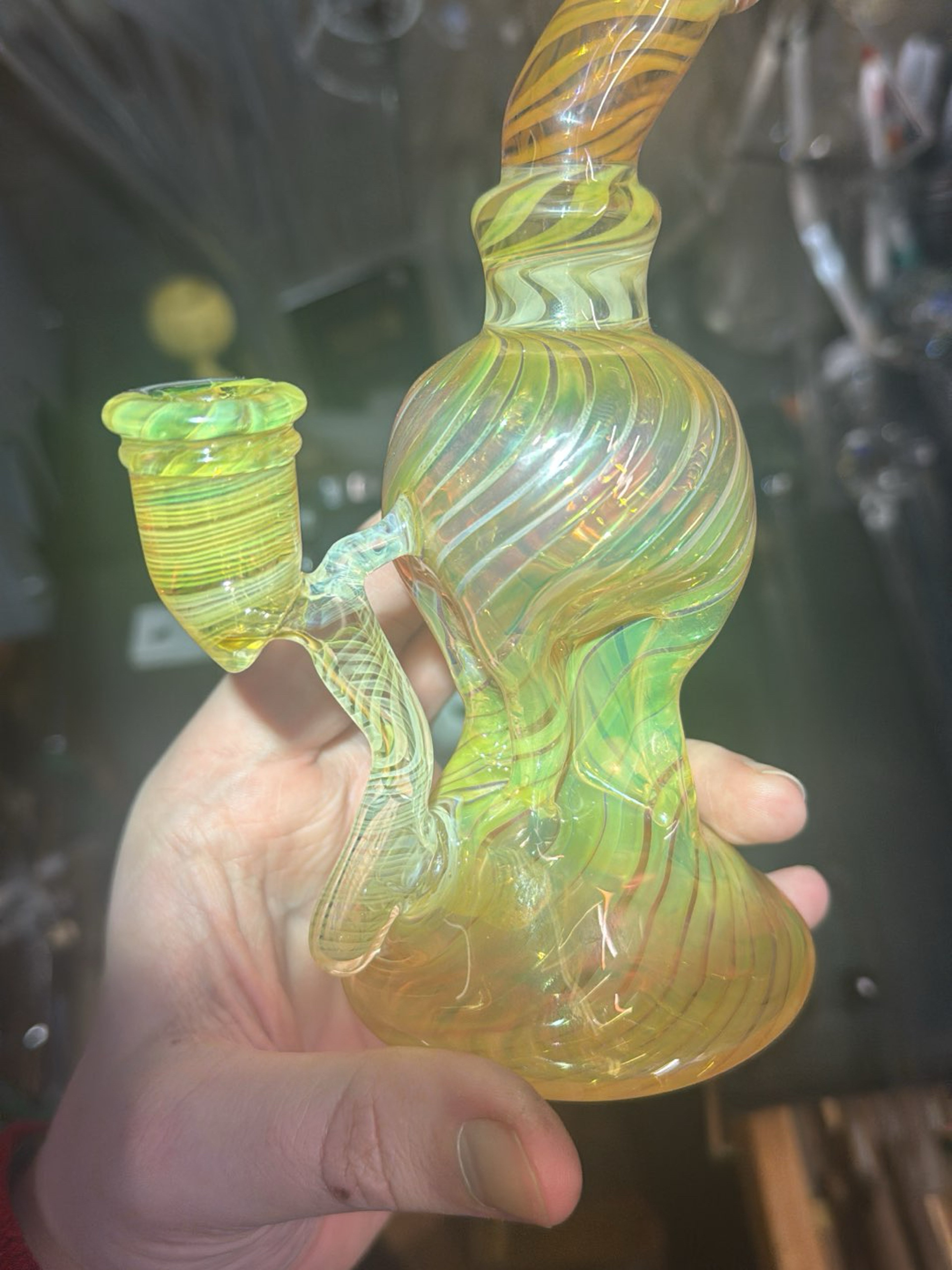 Preview pic of Fume Kuttrolf