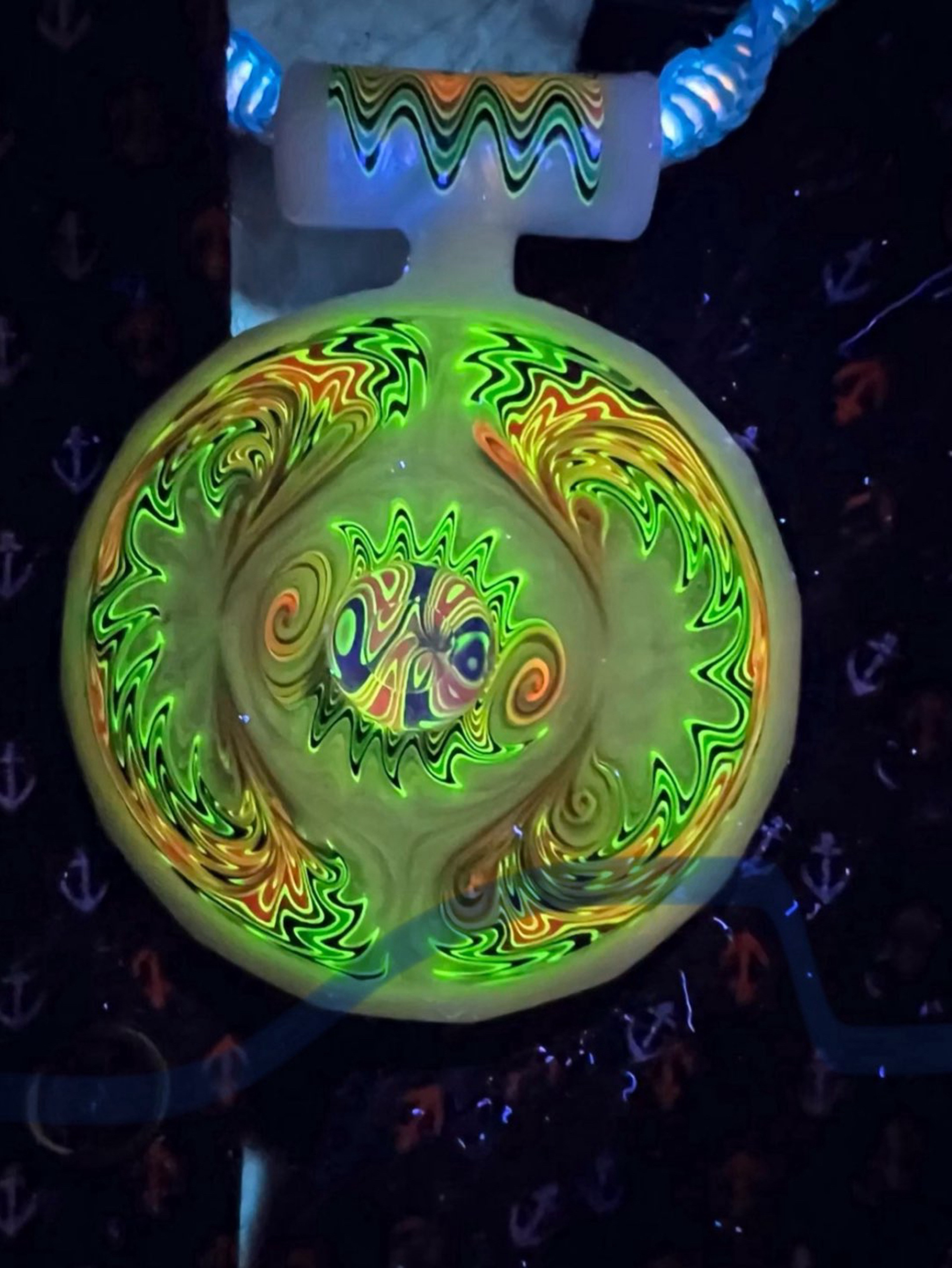 Preview pic of Need help fixing a beautiful pendant