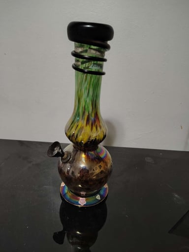 Preview pic of Irredescent Color Water Bong