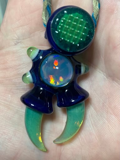 Preview pic of 2016 #50 warlock pendant