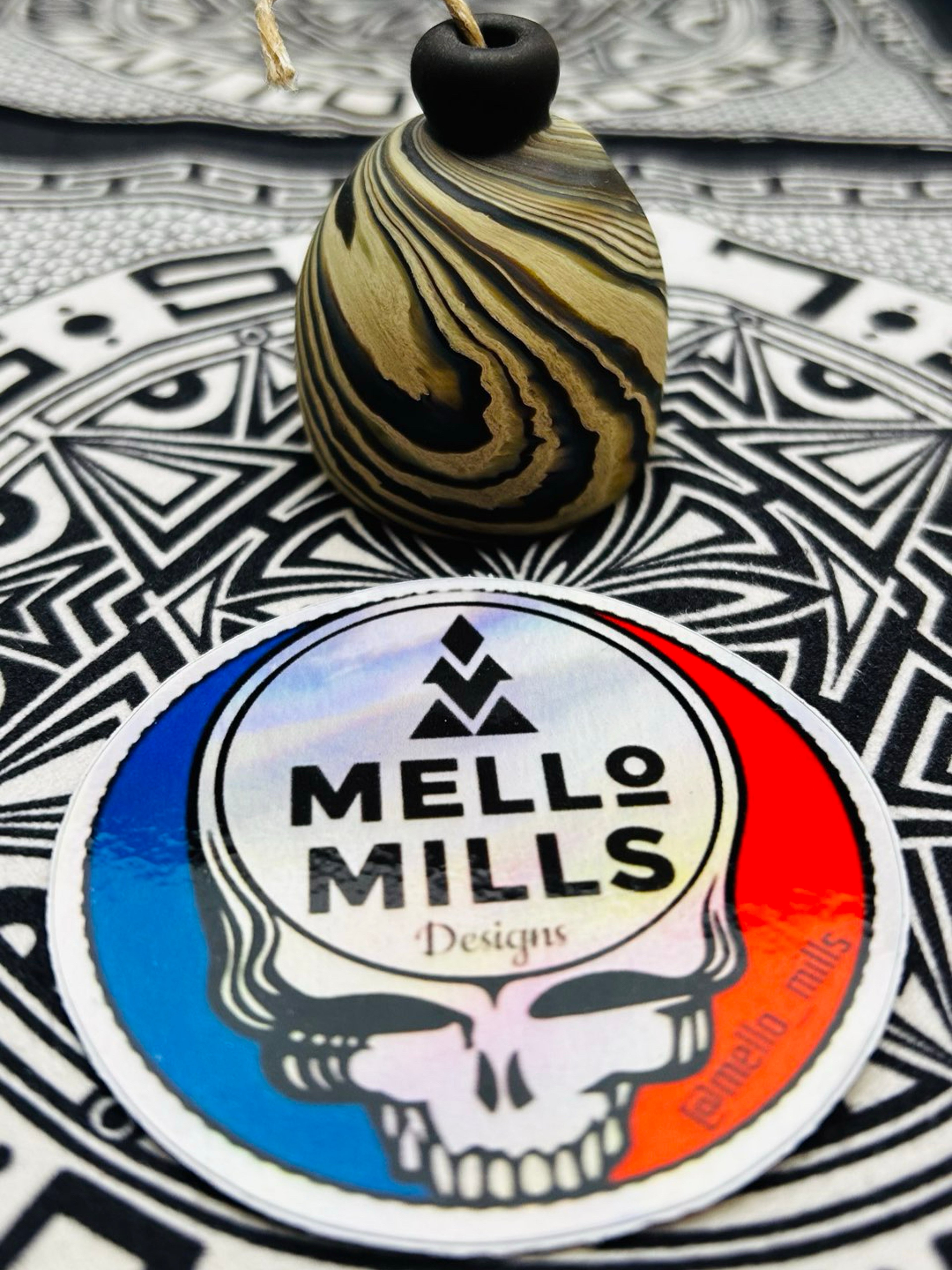 Preview pic of Woodgrain Hemp Wick Bomb