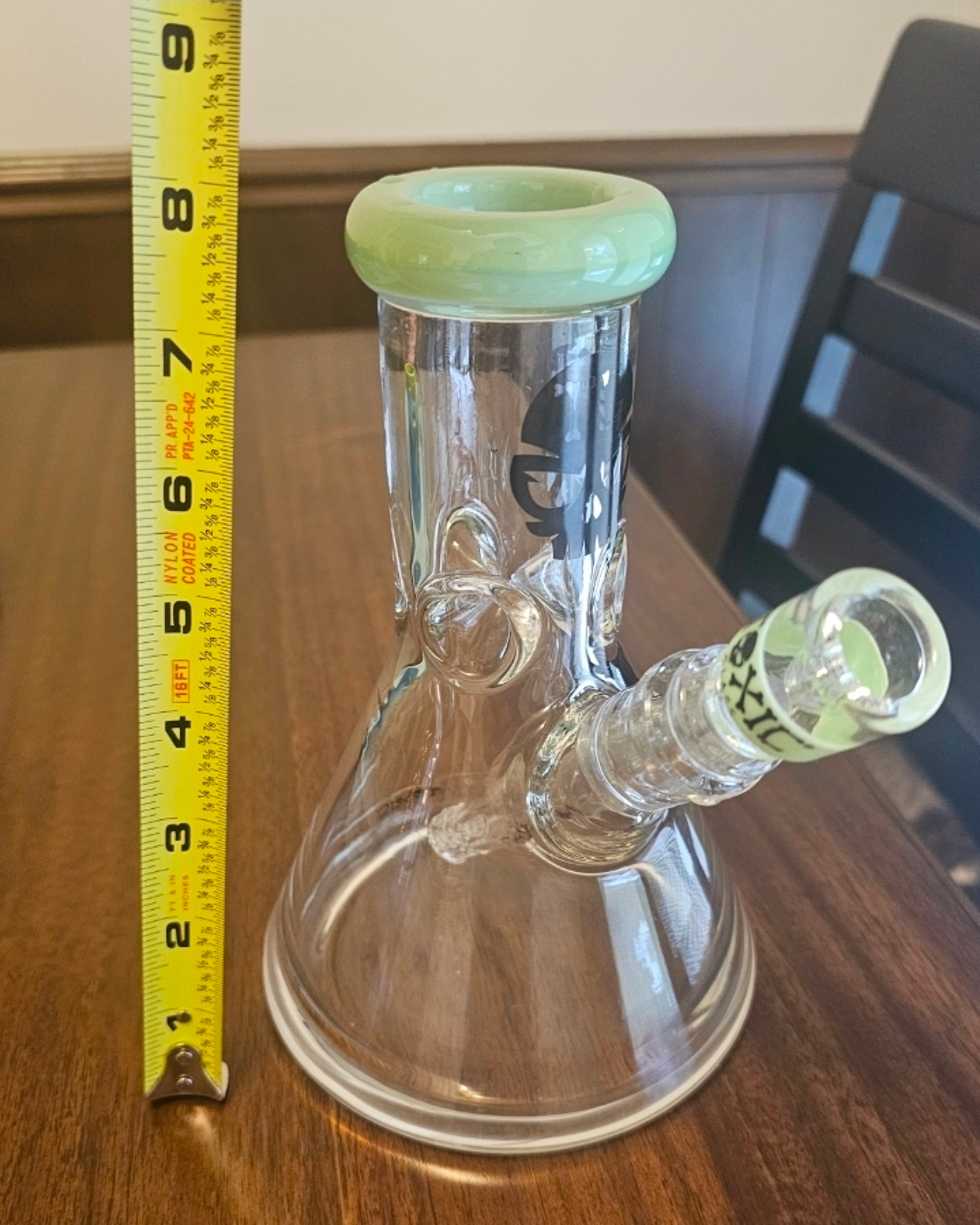 Preview pic of TOXIC 8" Beaker 9mm (Green)