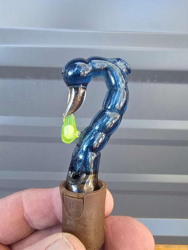 Preview pic of Uv reactive scorpion tail pivot spinner top