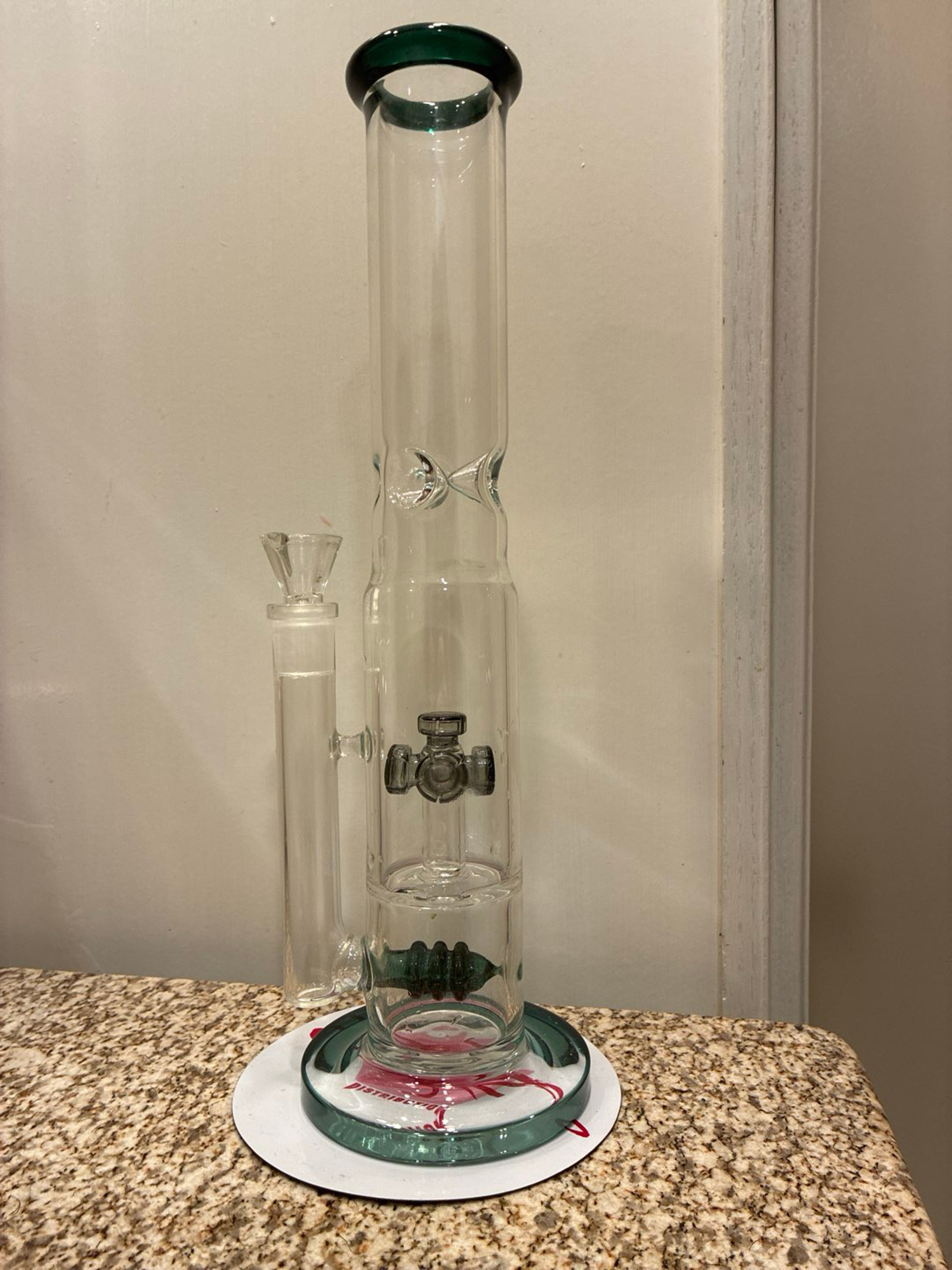 Preview pic of 13’ bong with 14mm bowl