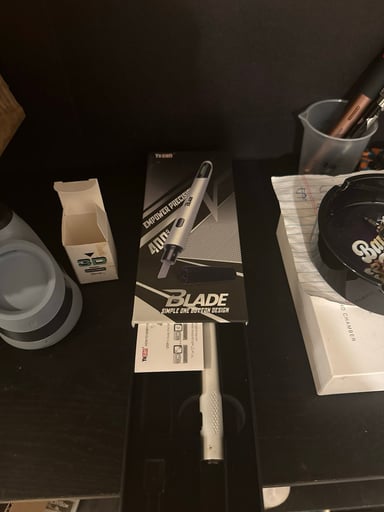 Preview pic of Yocan Bladee with magnetic tip for hot knifes