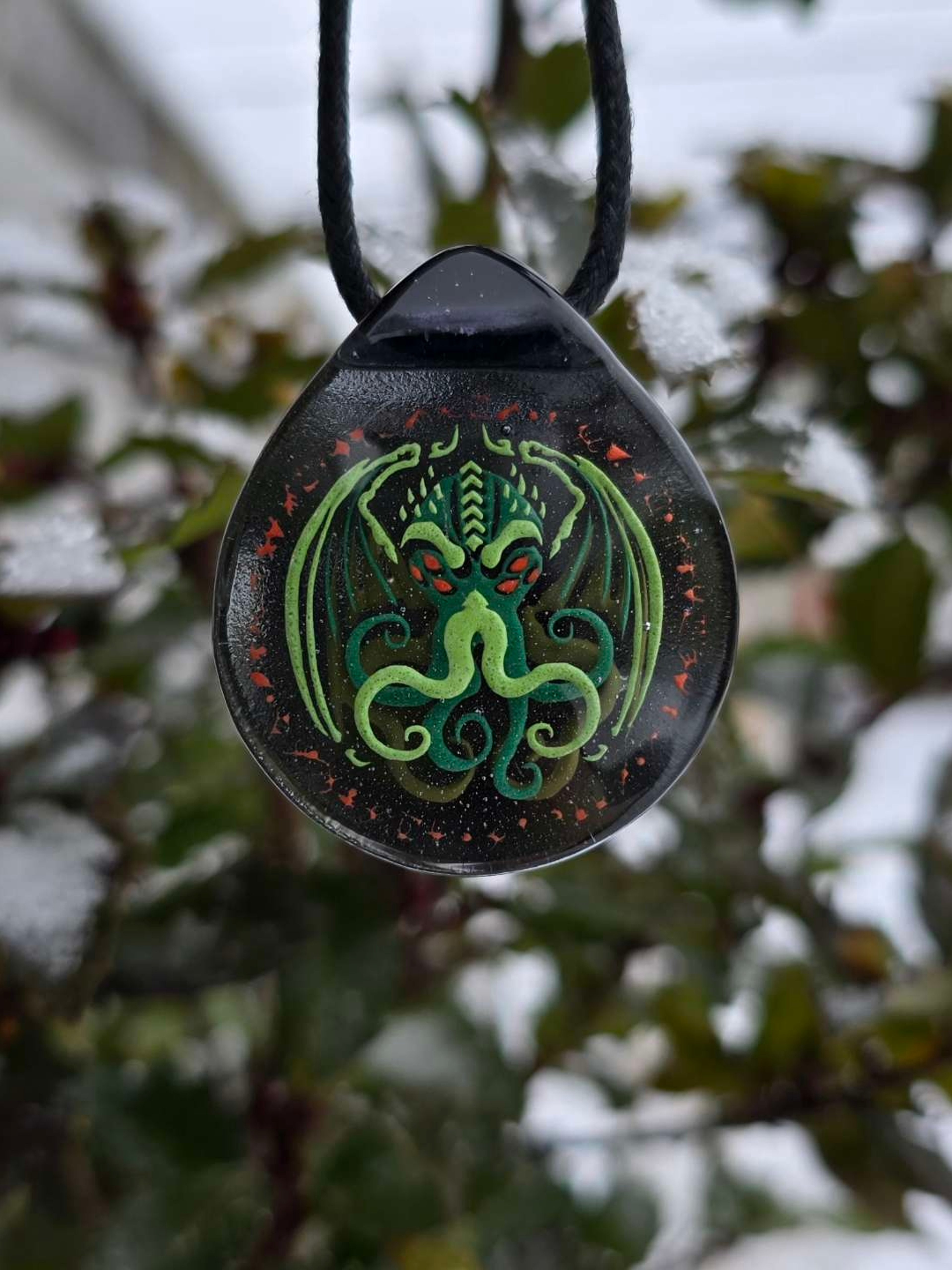 Preview pic of Seconds Cthulhu Layered Glow Pendant