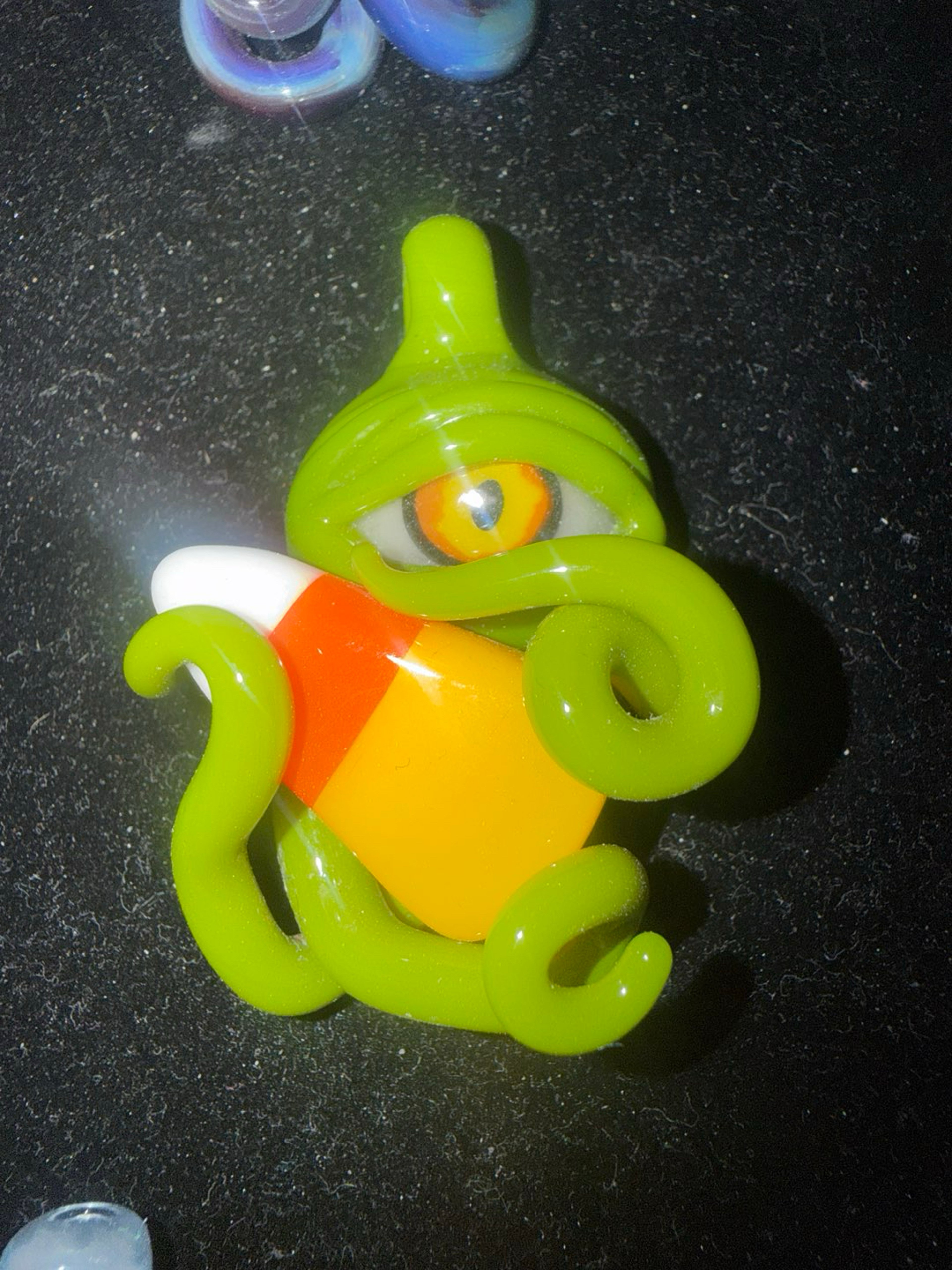 Preview pic of whoisbuko halloween pendant with candycorn