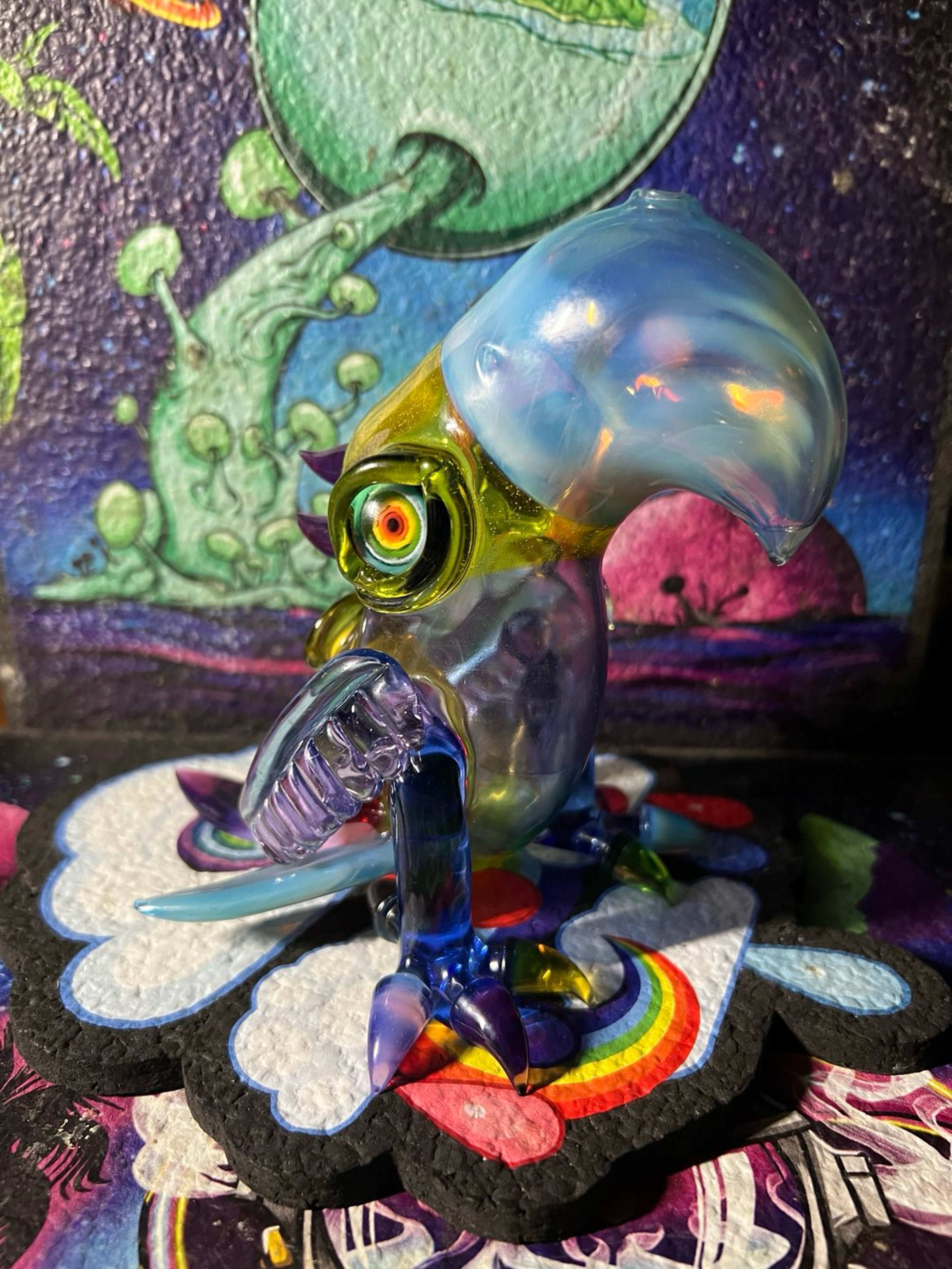 Preview pic of RJ Glass UV/CFL Toucan w/ cap