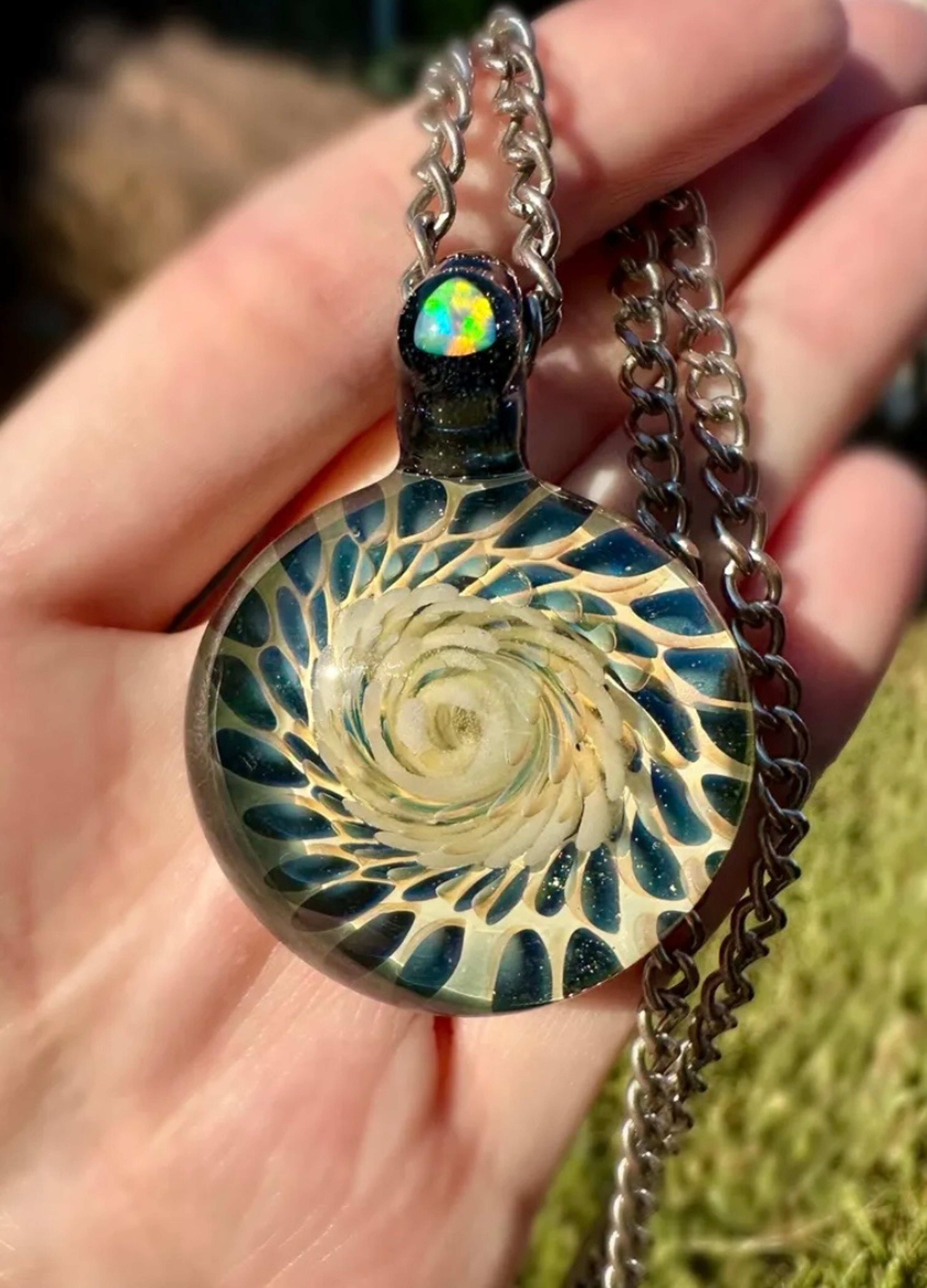 Preview pic of Glow-in-the-Dark Implosion with Trillion Opal