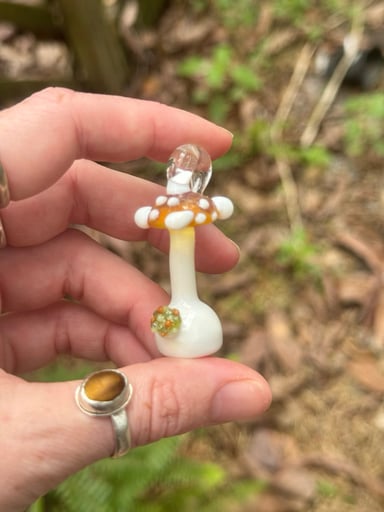 Preview pic of Yellow mushroom bong pendant