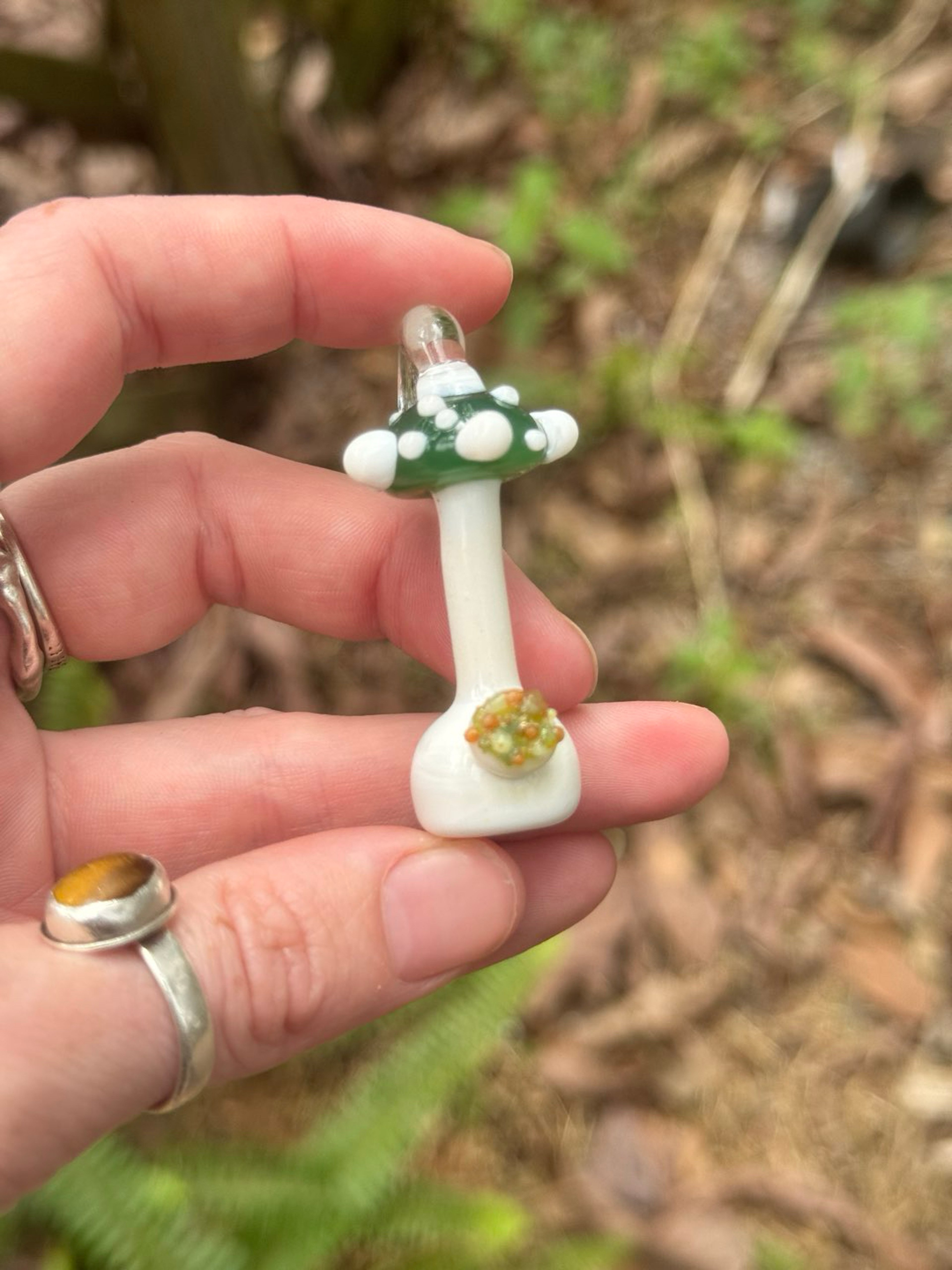 Green mushroom bong pendant image 0