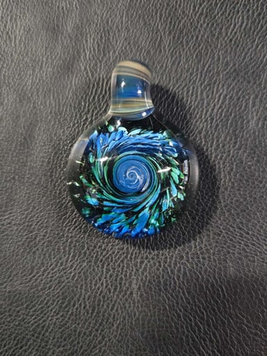 Preview pic of Experimental Green Frit Pendant UV