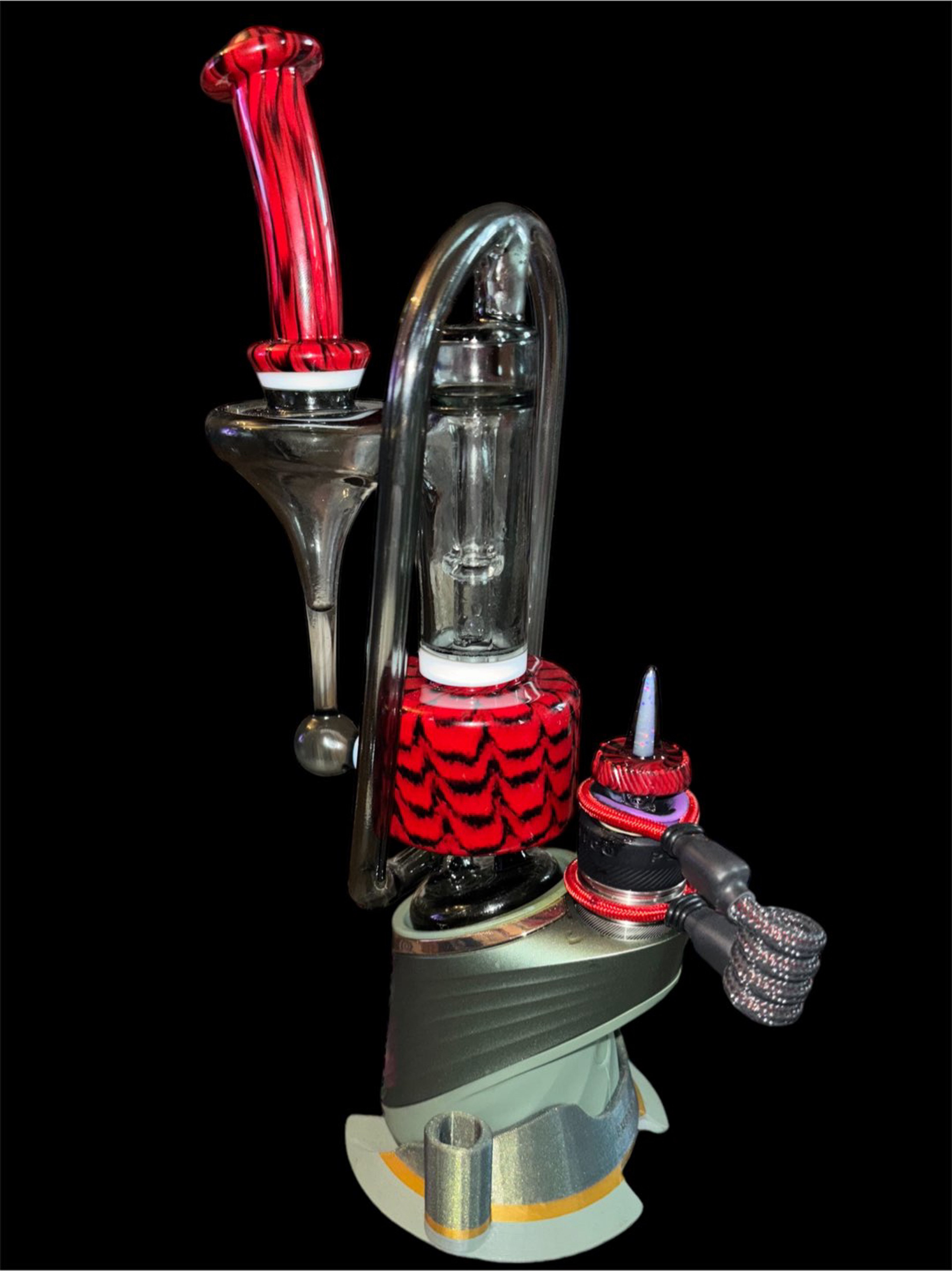 Preview pic of Jeffglass x Mshea puffco top and matching juicy bones spike