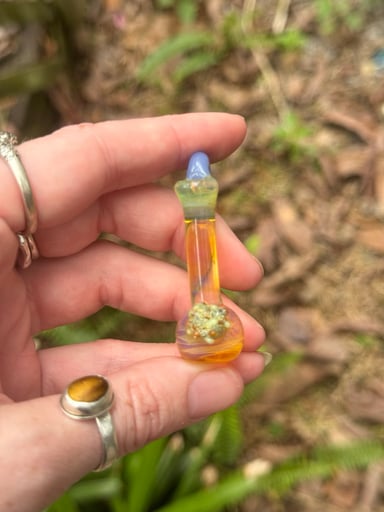 Preview pic of Yellow Bong pendant