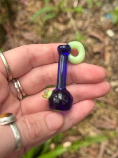 Preview pic of Colbalt bong pendant