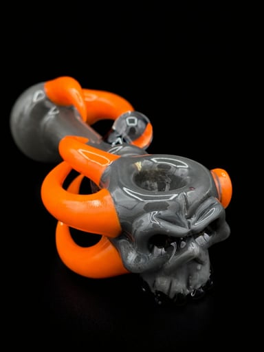 Preview pic of Grime Glass Skull Pipe