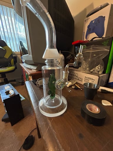 Preview pic of Handmade Fish-Design Glass Dab Rig