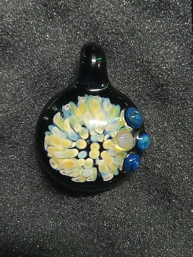 Preview pic of COLLECTIBLE, BRAND-NEW, HEADY,GLASS PENDANT