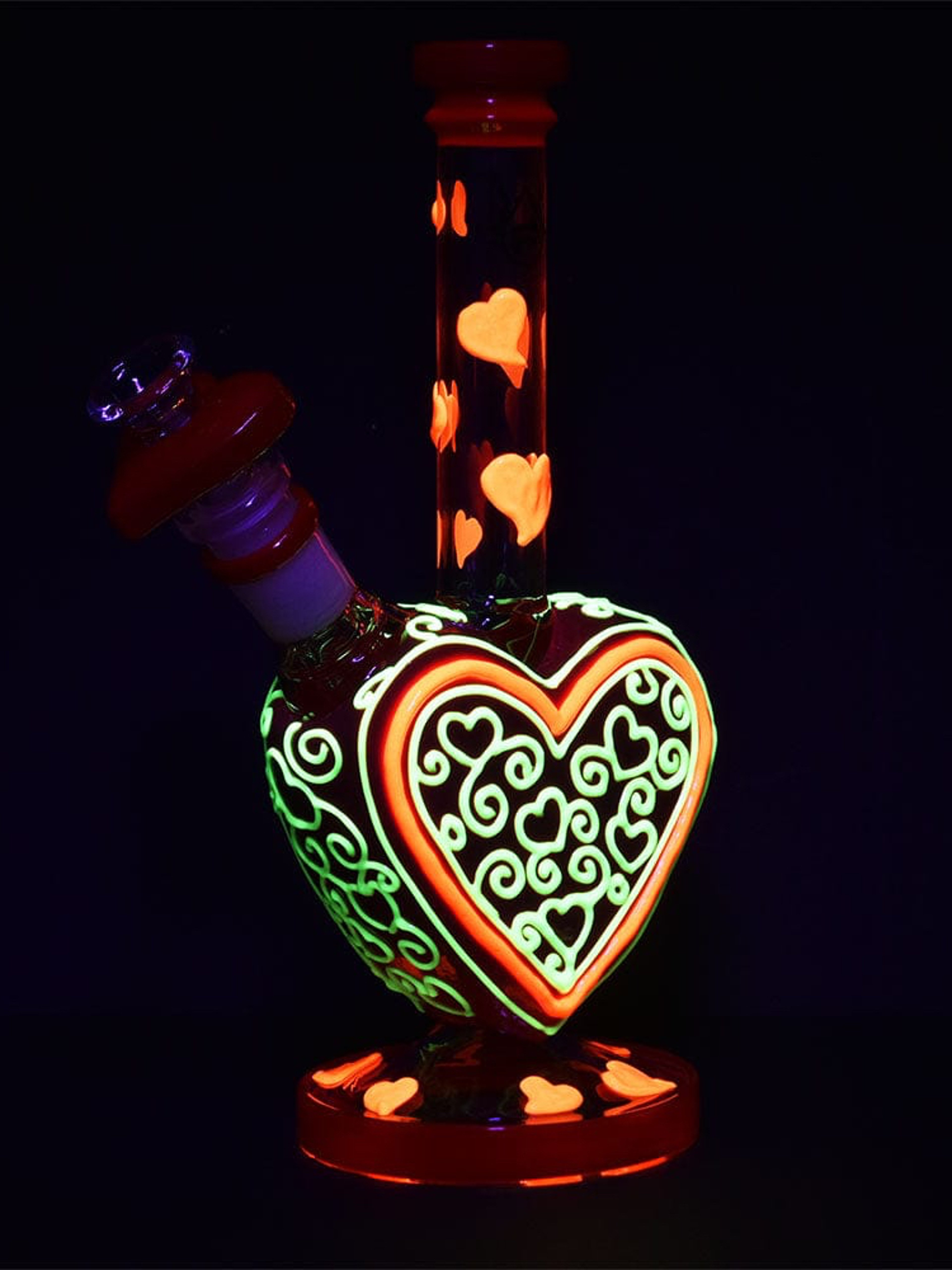 Preview pic of 10” Pulsar Victorian Valentine’s Day (Glow in dark) Waterpipe