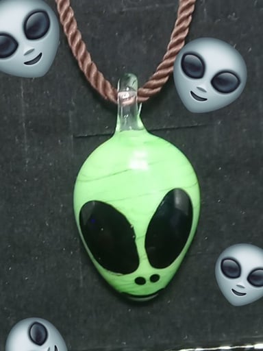 Preview pic of 👽HEADY👽 GLASS👽 ALIEN 👽PENDANT 👽