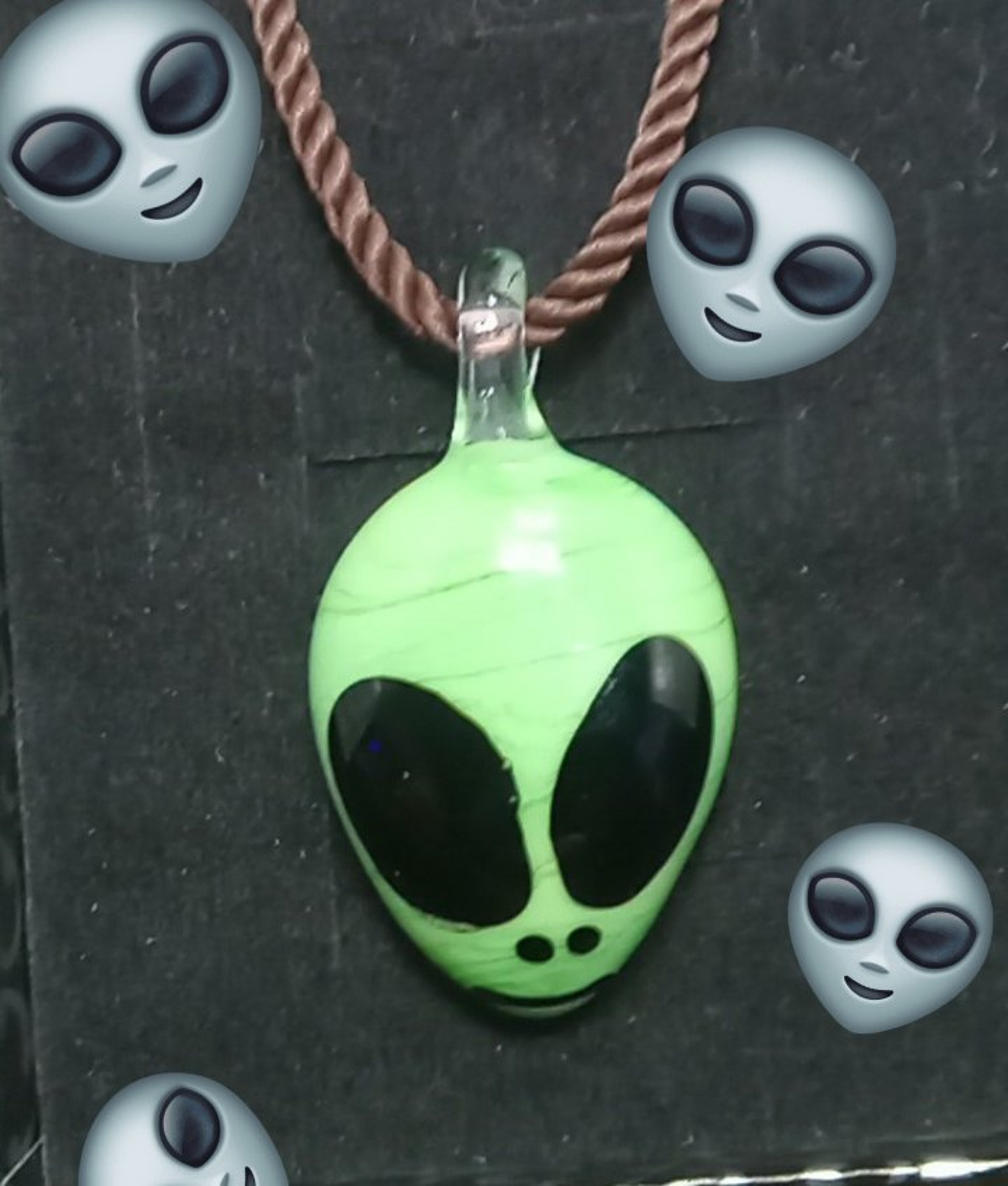 Preview pic of 👽HEADY👽 GLASS👽 ALIEN 👽PENDANT 👽