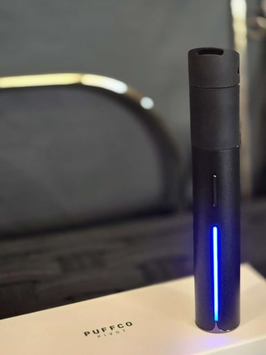 Preview pic of Puffco Pivot - Black