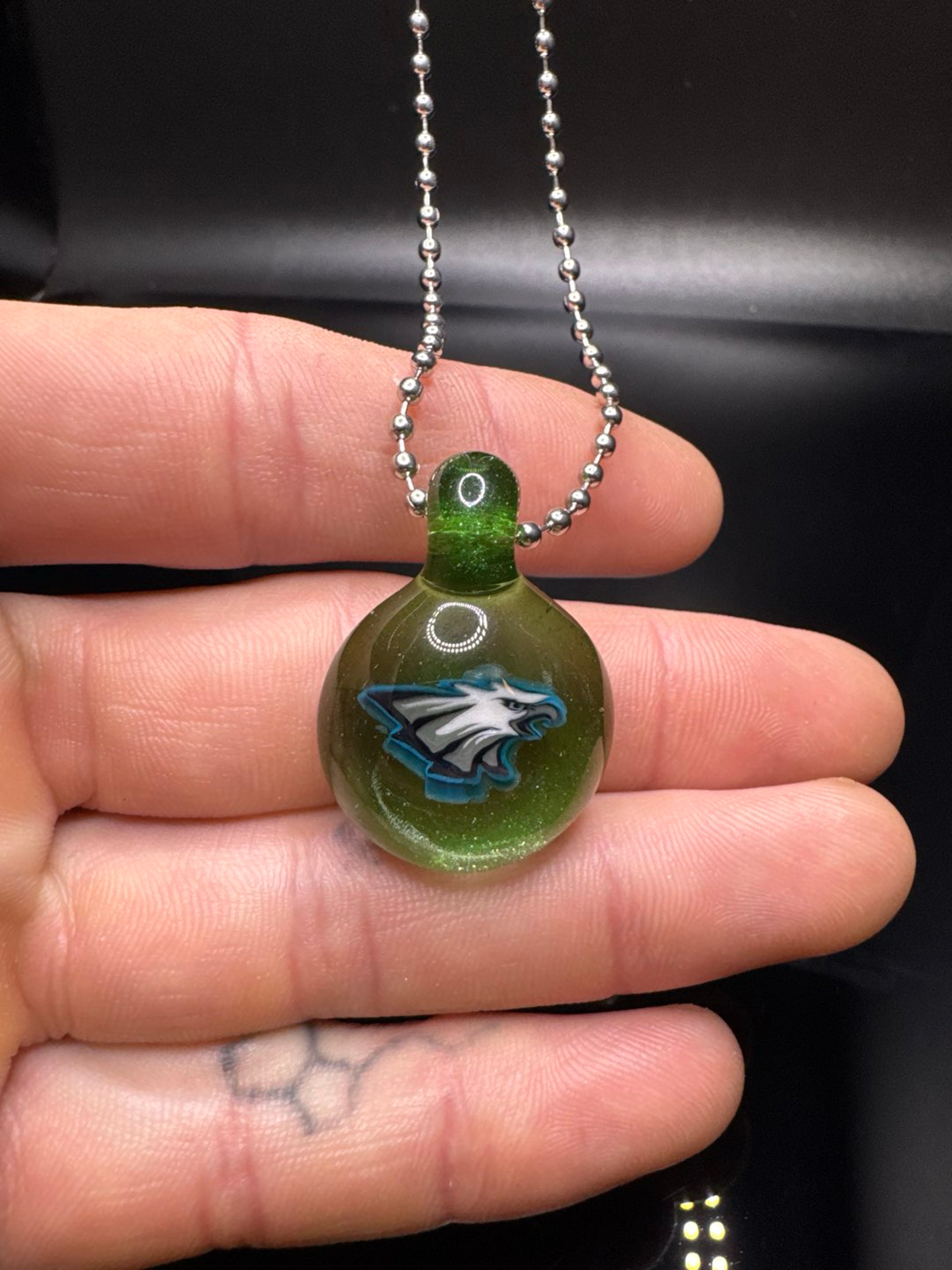 Preview pic of Eagles milli pendant