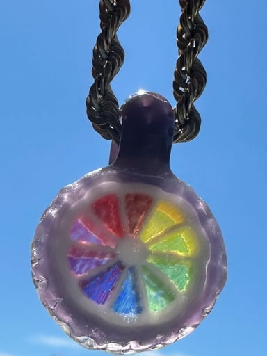 Preview pic of Lyons Pendant