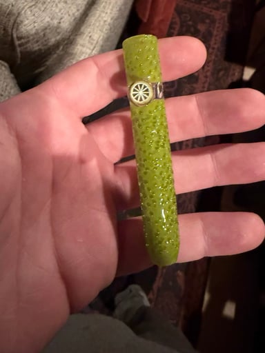 Preview pic of Lyons Glass Onie