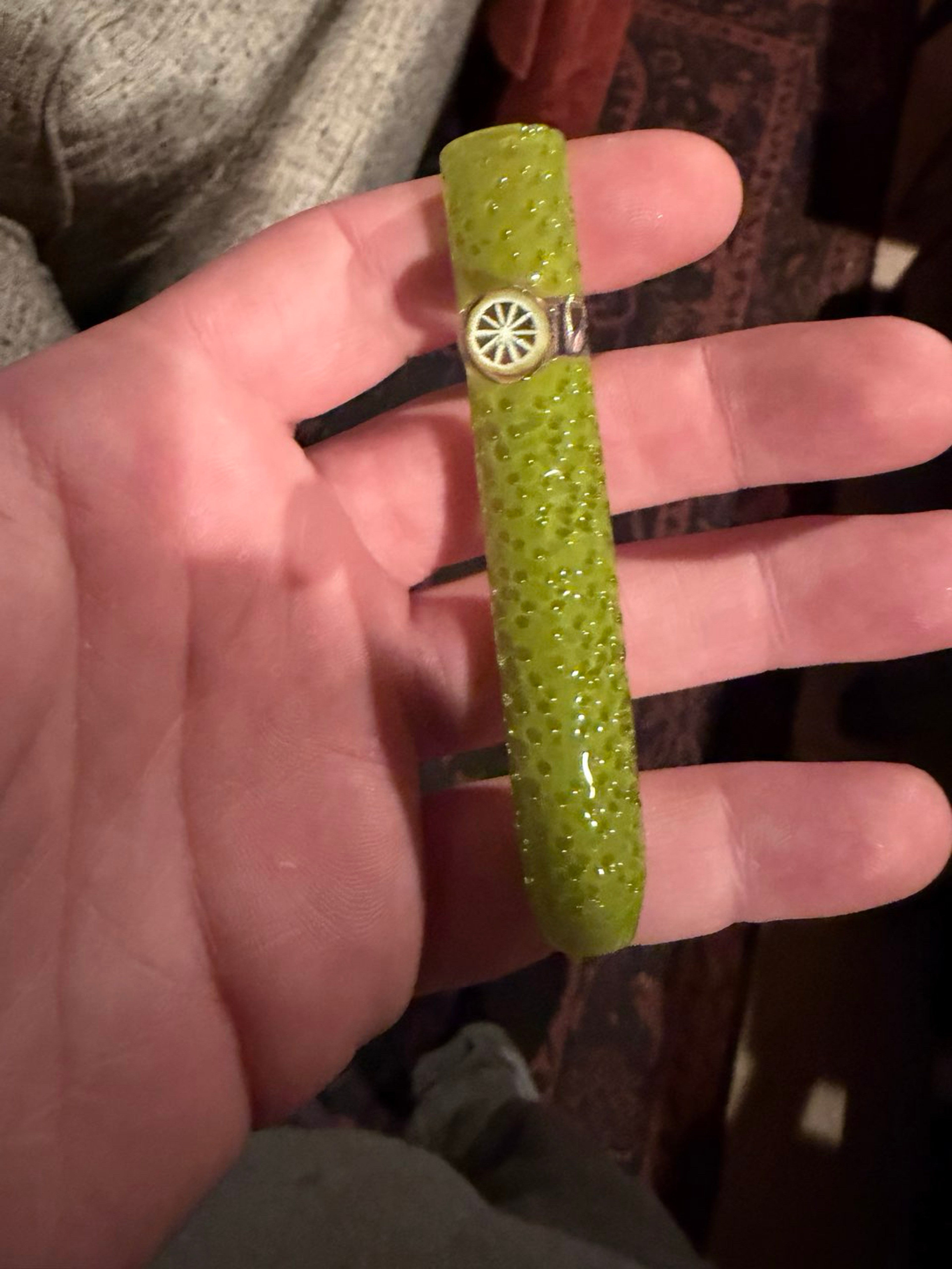 Preview pic of Lyons Glass Onie