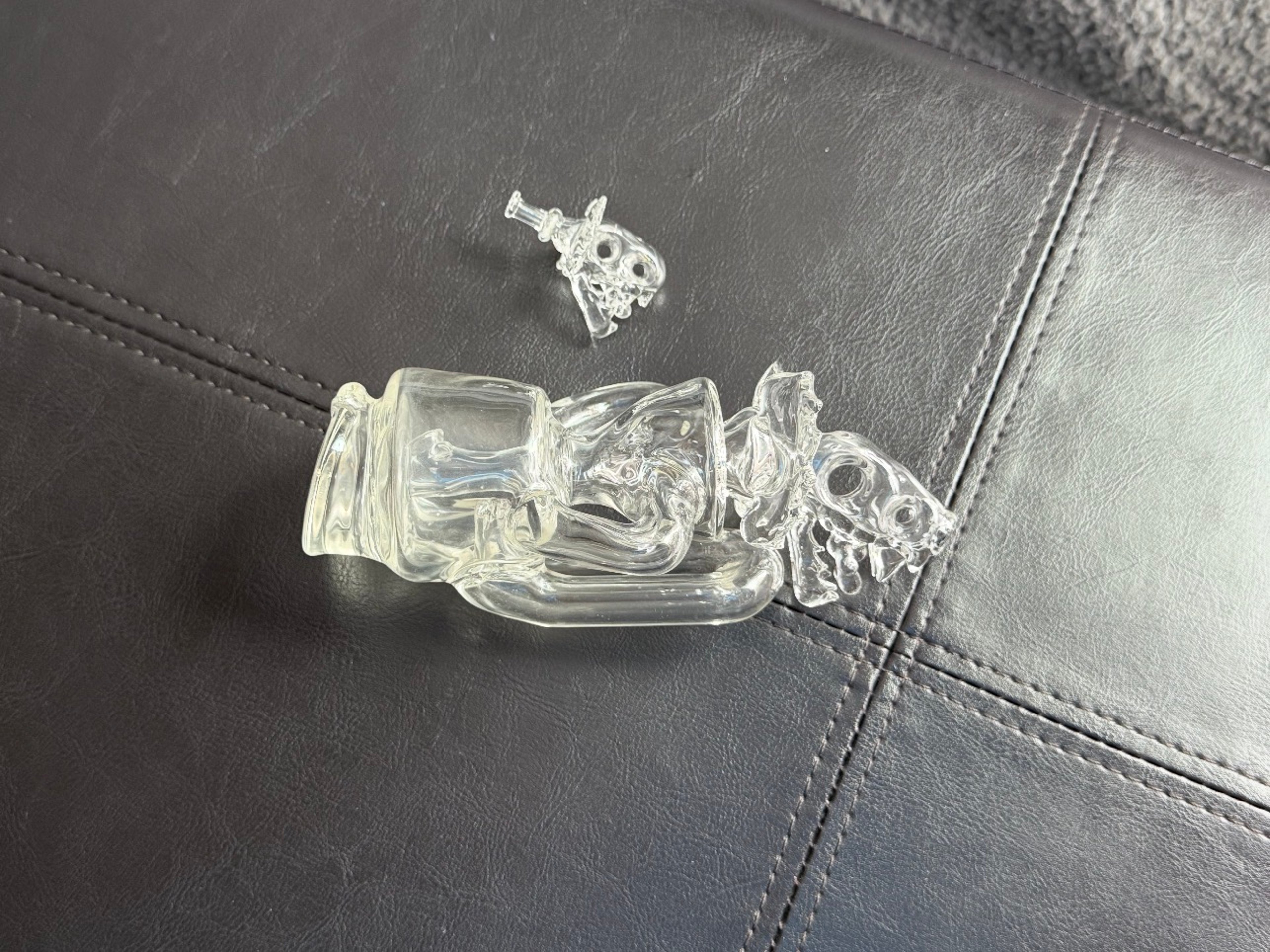 Preview pic of Enuff Glass Dilophosaurus Puffco top and Dilophosaurus cap