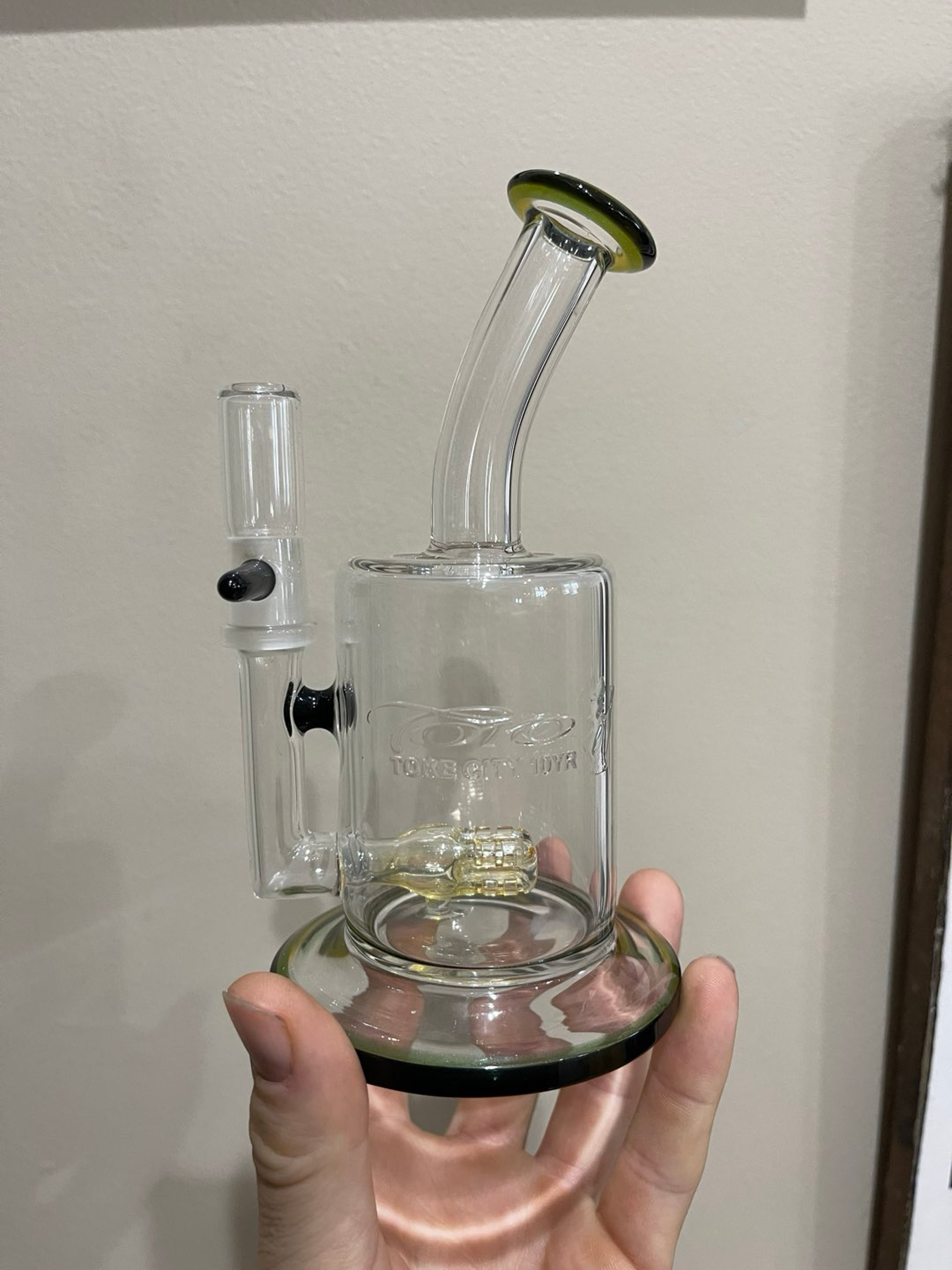 Preview pic of Toro Glass Toke City 10th Anniversary Macro Tripline