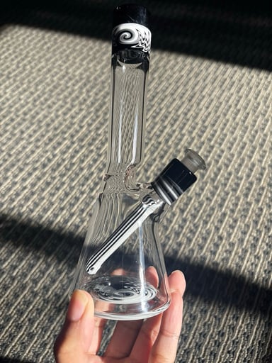 Preview pic of Nes glass