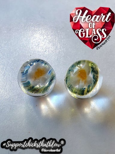 Preview pic of White daisy Murrine pearl set by Heart of Glass