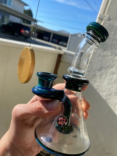 Preview pic of Uzzi glass piece