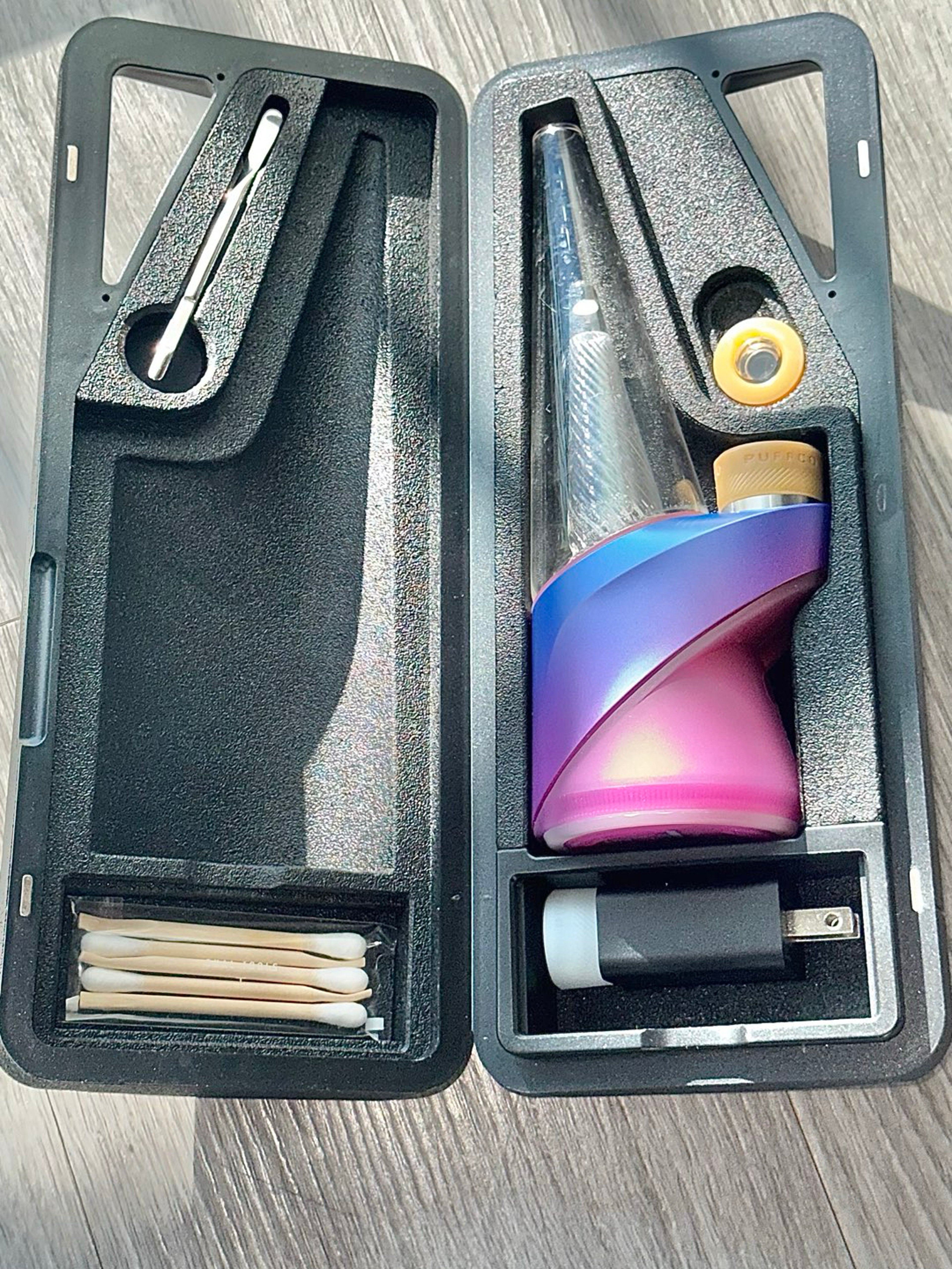 Preview pic of Puffco Peak Indiglow Base With White Pearl Glass