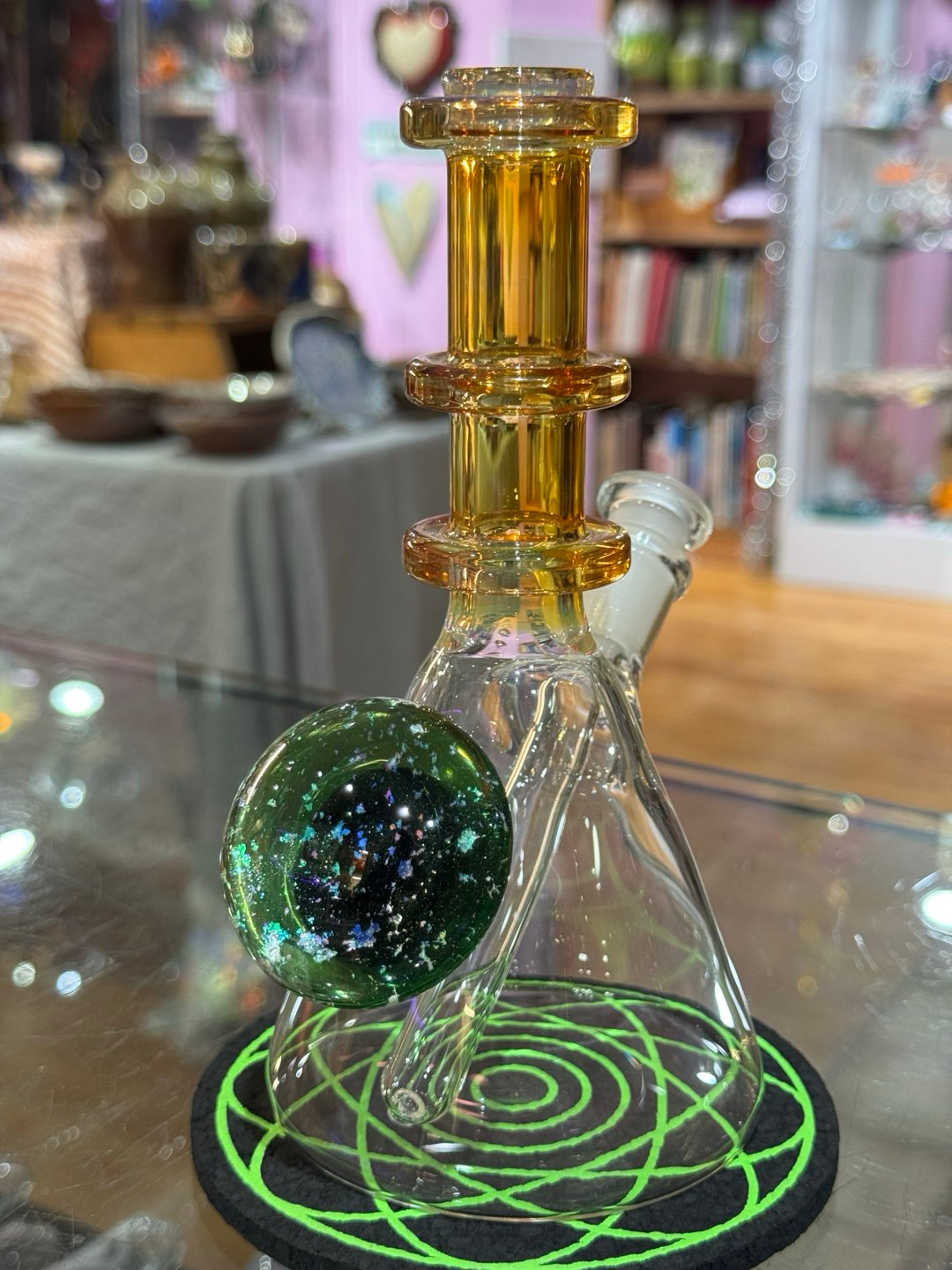 Preview pic of Morning Star Glass Beaker w/ Dichro Disc