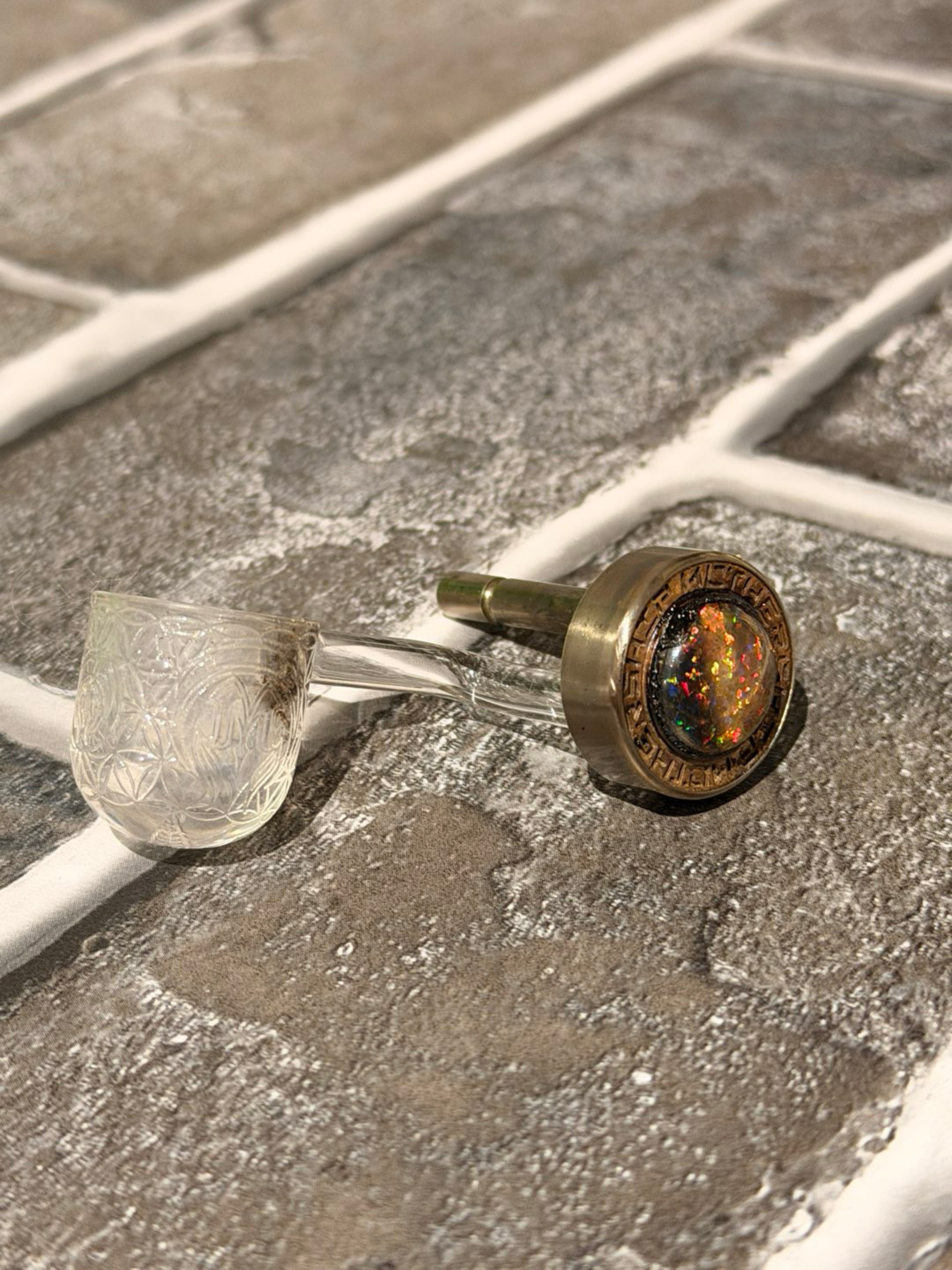 Preview pic of Looking for a glass repair / glass artist