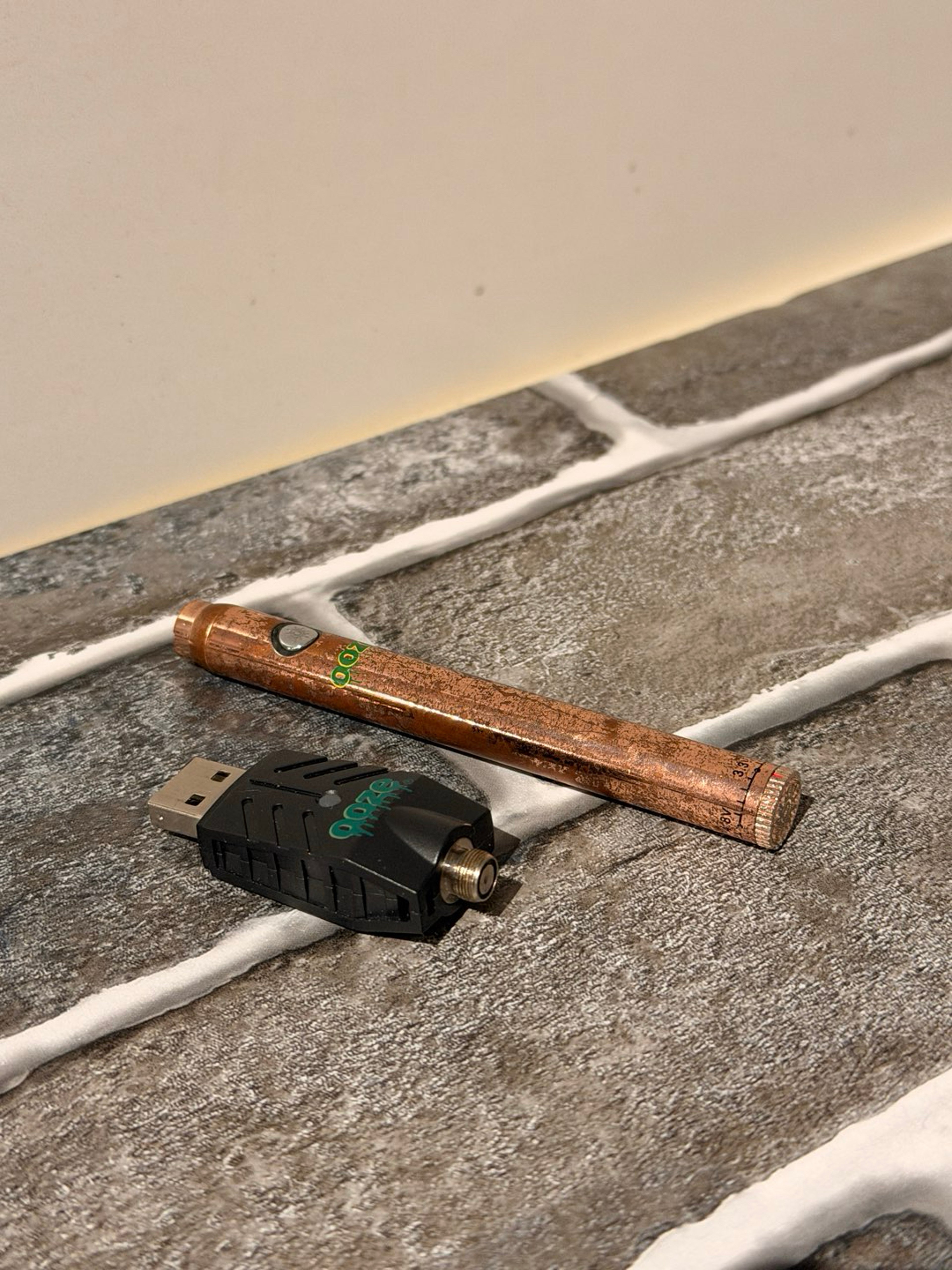 Preview pic of OOZE Battery + Charger