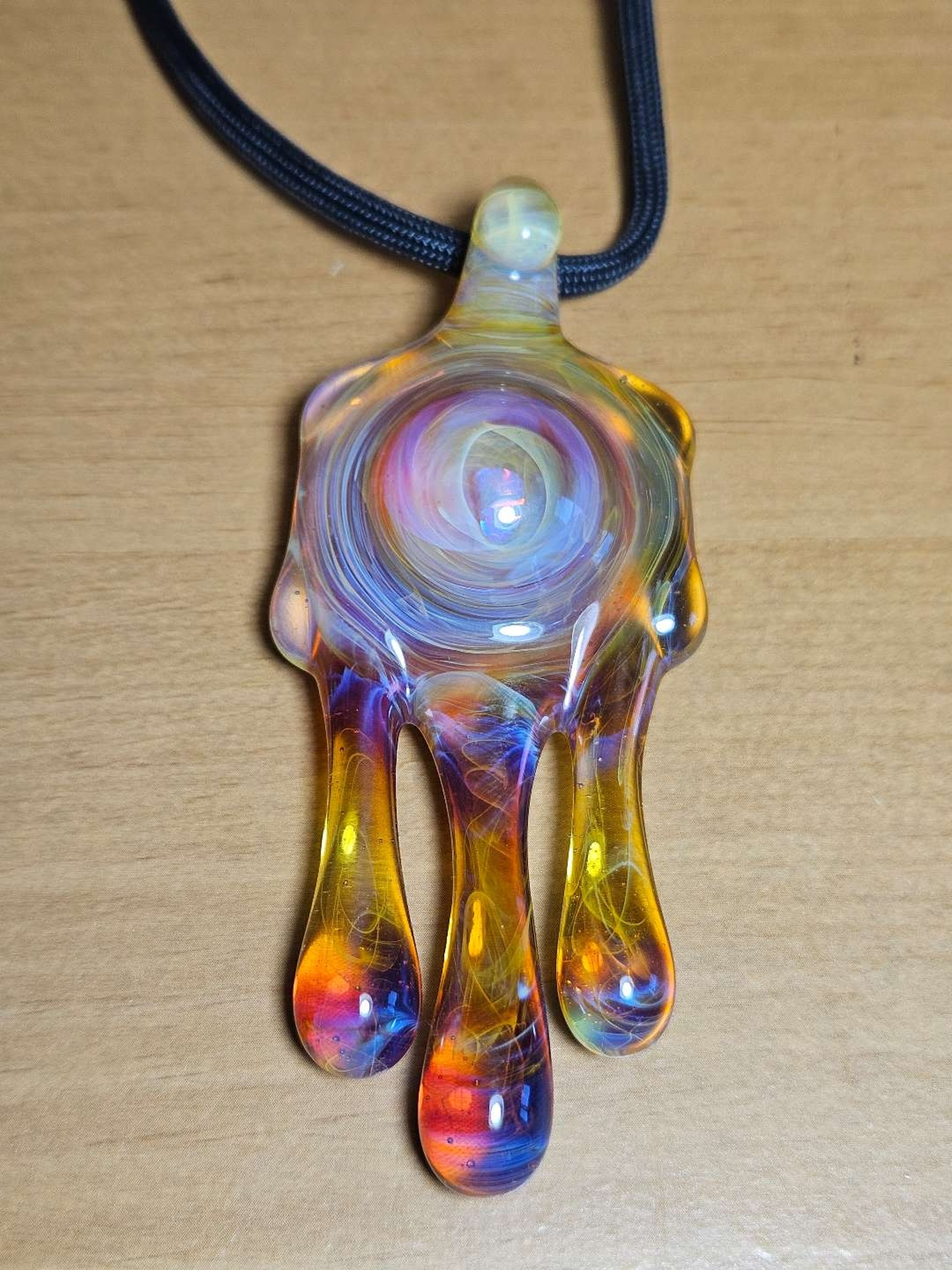 Preview pic of Kberg Fume Pendant