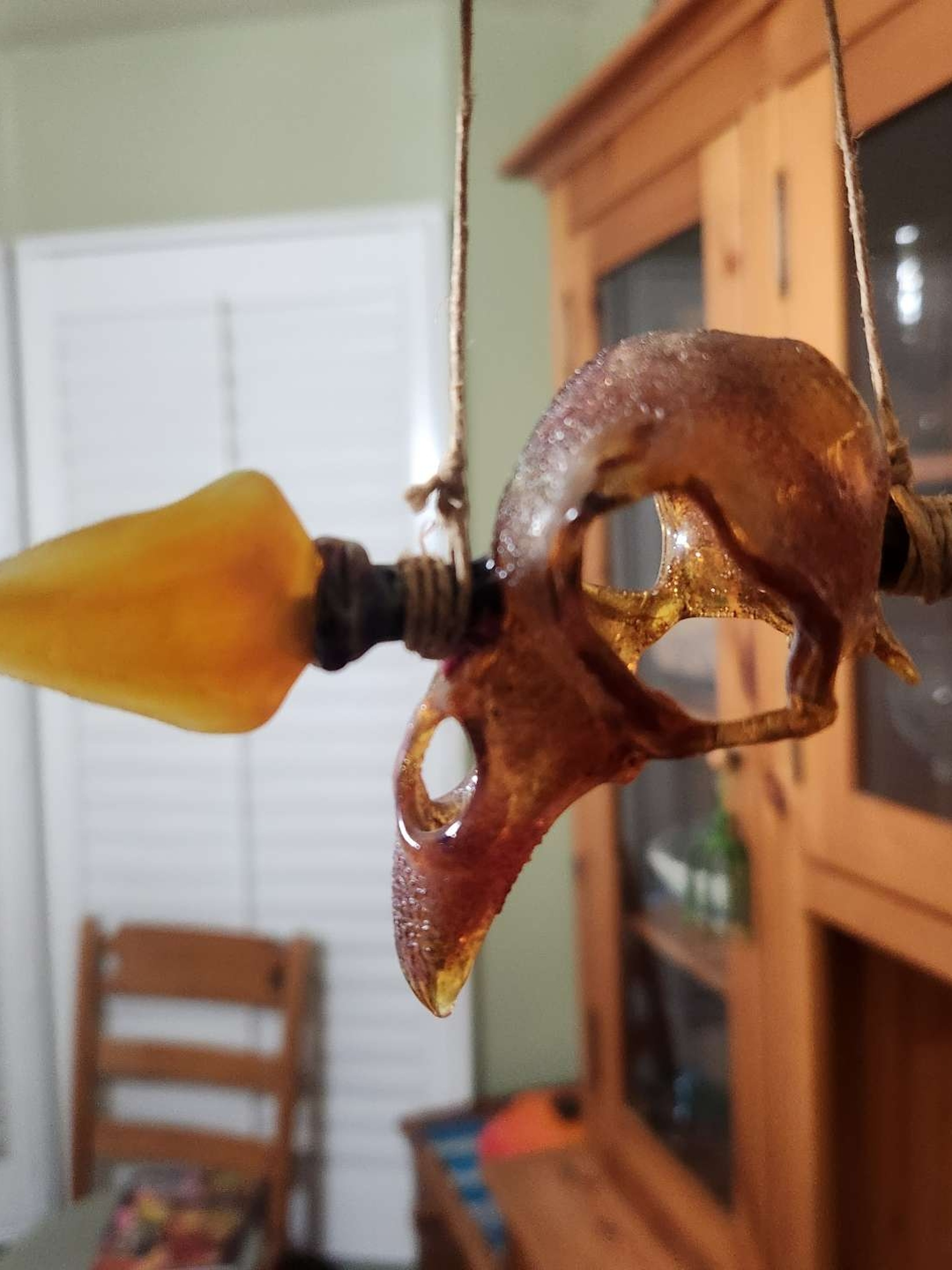 Preview pic of PAKOH "kill you" Bird 💀 ☠️ Skull Fosil SCULPTURE with Arrow 🏹